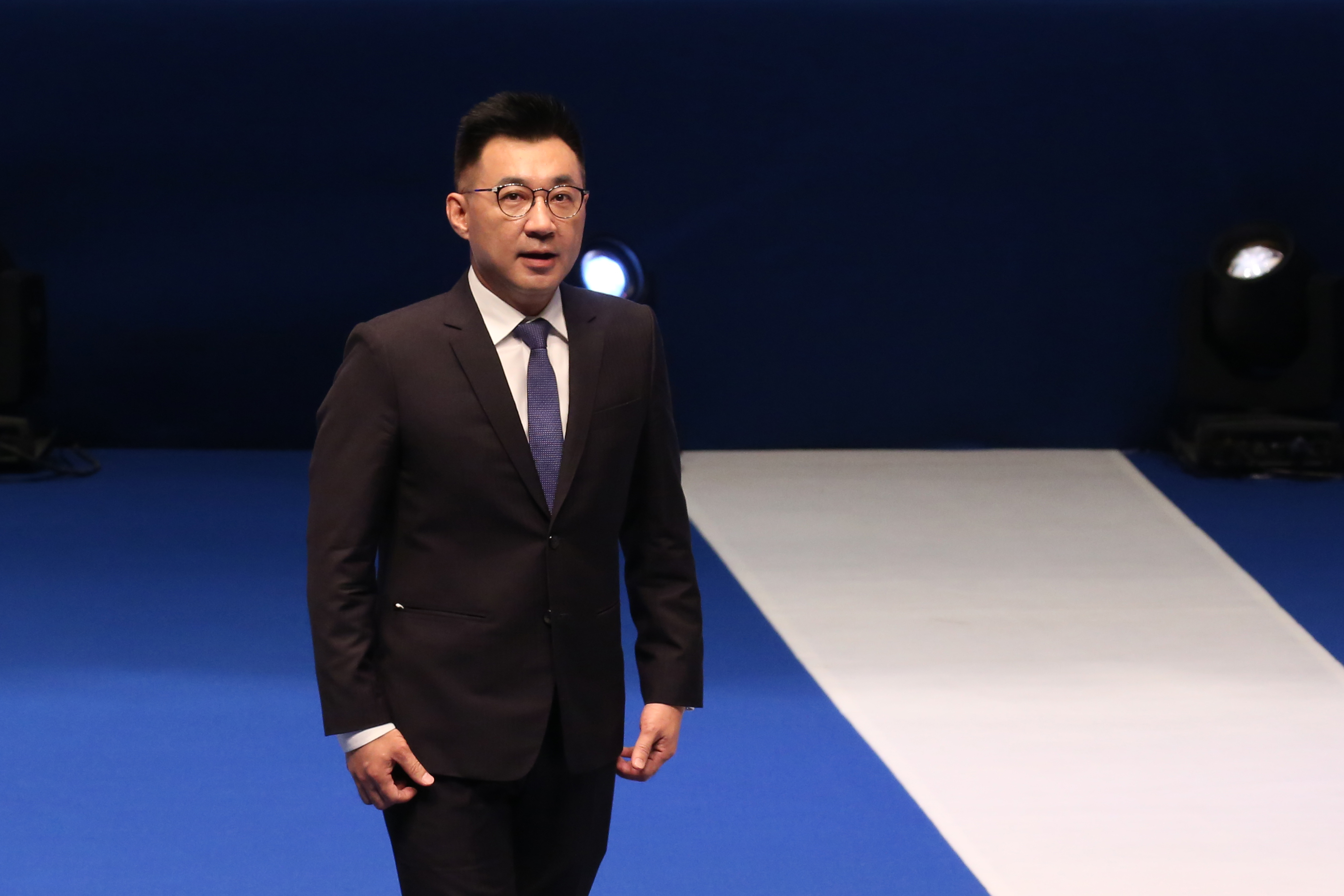 國民黨昨宣布不以政黨形式參加海峽論壇，江啟臣發文強調兩岸對等、尊嚴交流是國民黨長期的主張。