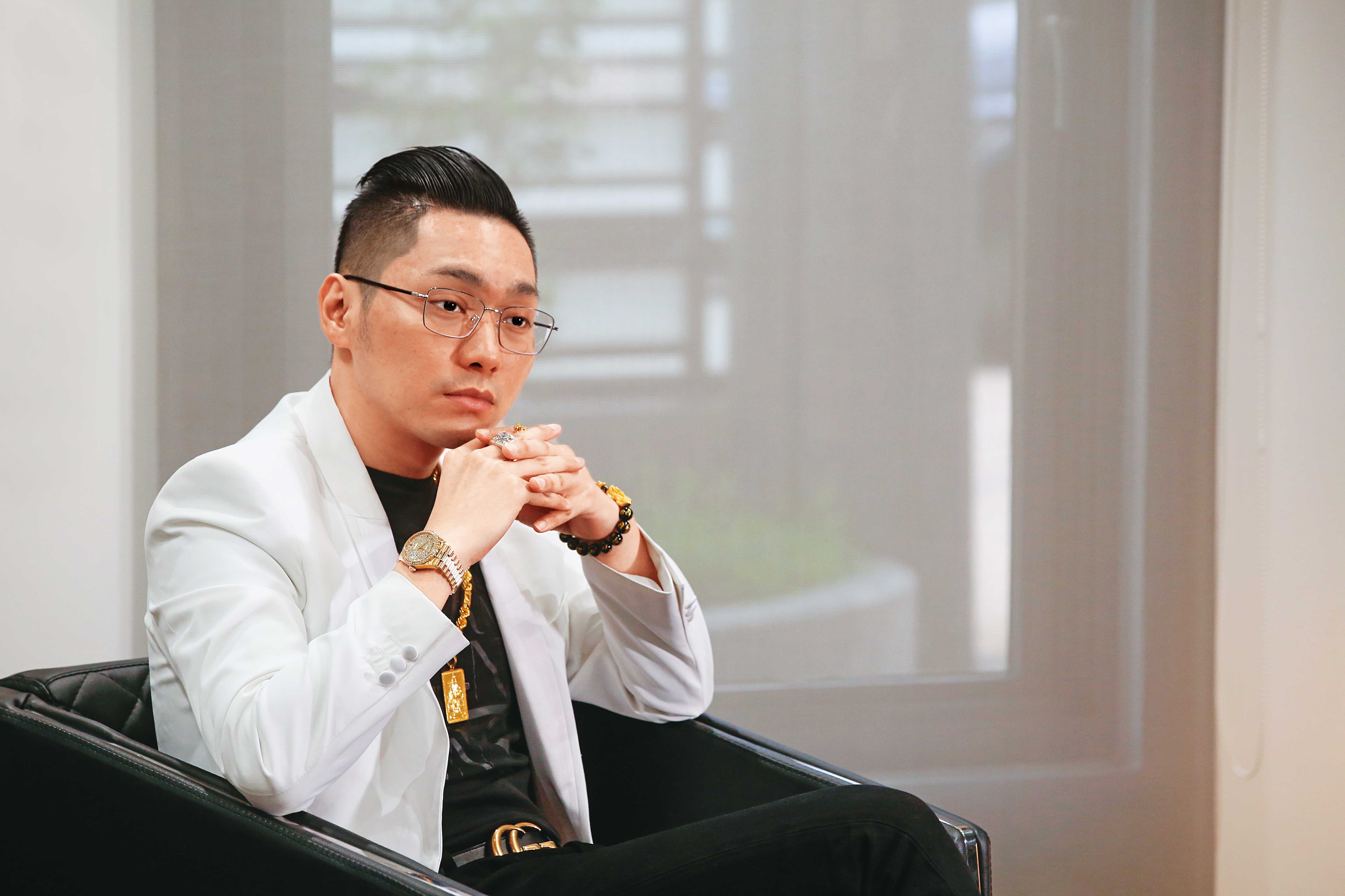 引發直播主之亂的連千毅，交保後首度受訪，強調深刻檢討、真心懺悔。