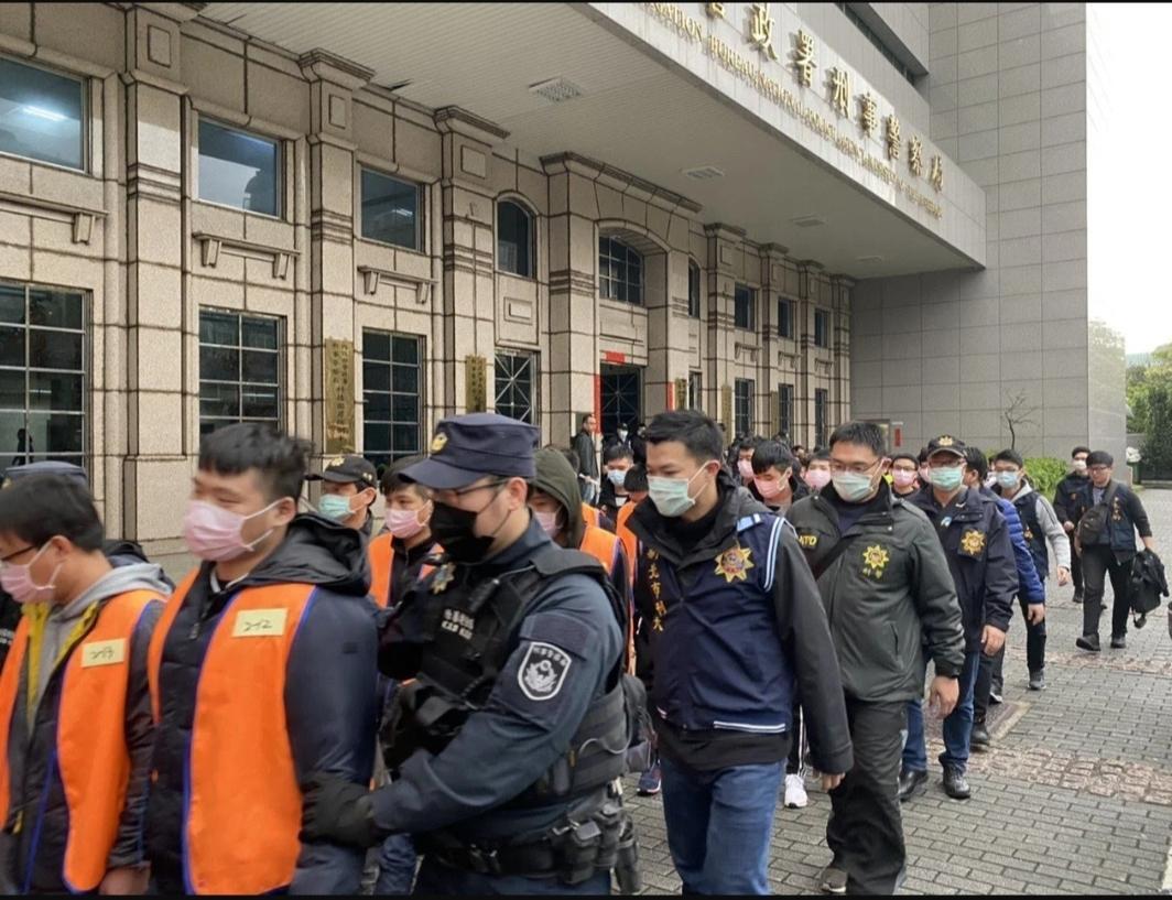 刑事局今年3月發布新聞,遣返92名蒙特內哥羅的台藉詐欺犯,當時稱是重大外交突破。(刑事警察局提供)