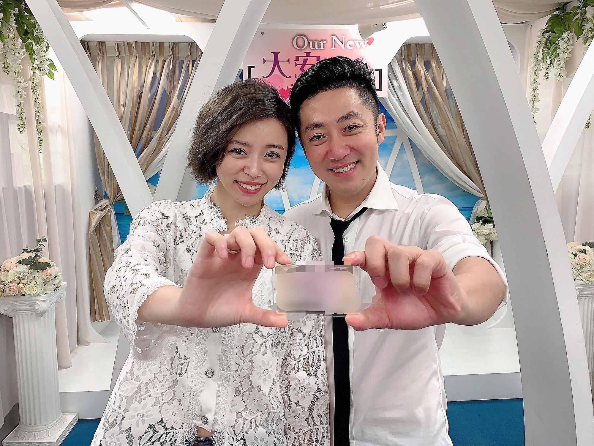 歷經紛紛擾擾,艾成7月底如願與王瞳登記結婚。(民視提供)