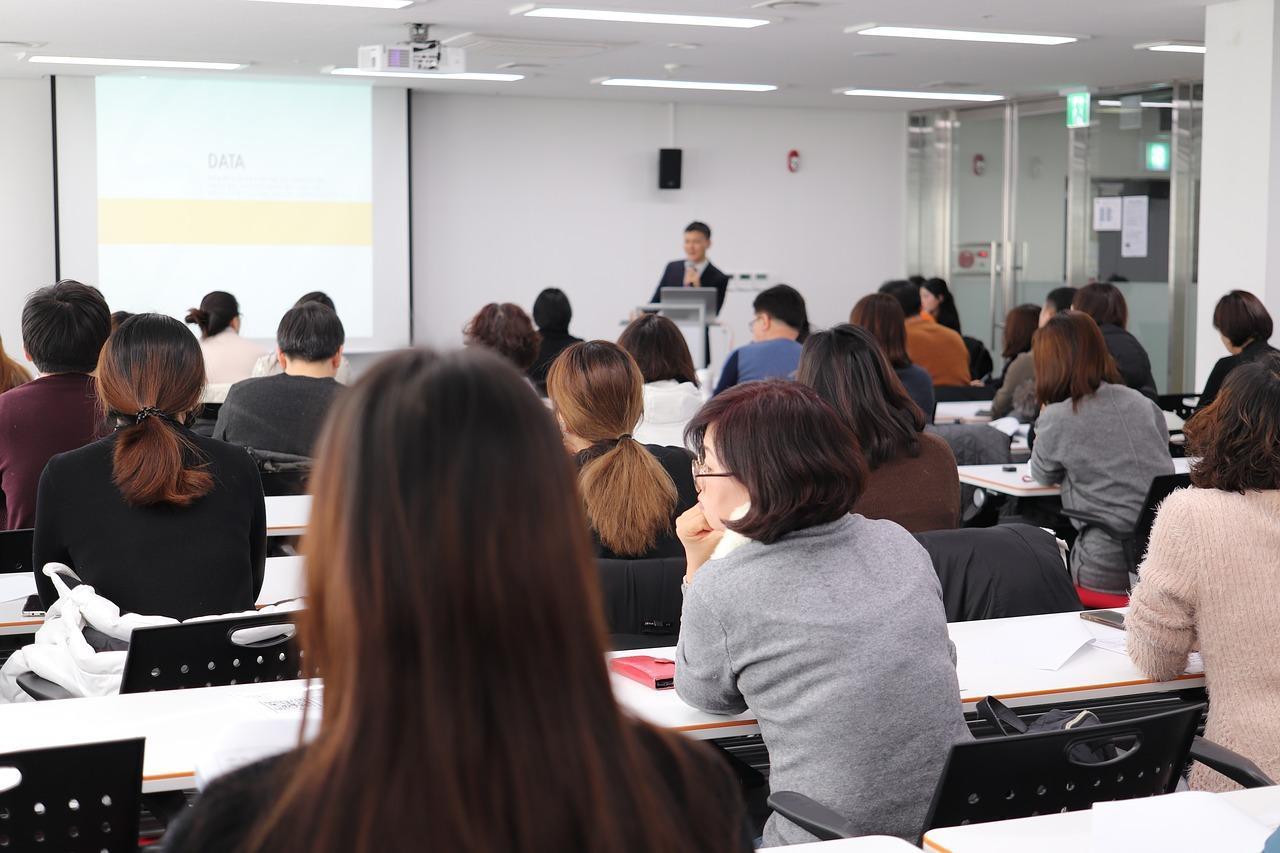 南韓一名私校教師疫調時謊報行蹤，害80人因他而感染武漢肺炎。示意圖，與新聞當事人無關。（Image by 정수 이 from Pixabay）