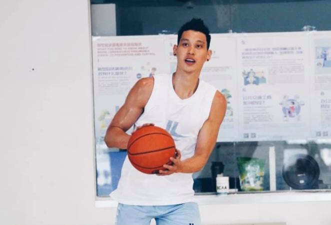 林書豪決定不和北京首鋼續約，據傳已有NBA球隊和經紀人聯繫。（翻攝自林書豪臉書）