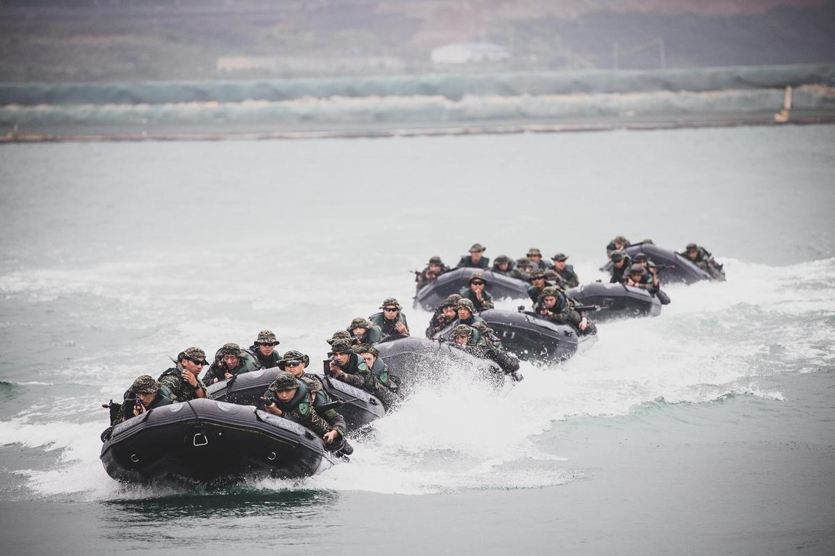 海軍陸戰隊7月3日進行漢光演習預演發生翻艇意外,如今再添1死;圖為示意圖,非相關當事人。(翻攝自中華民國海軍臉書)