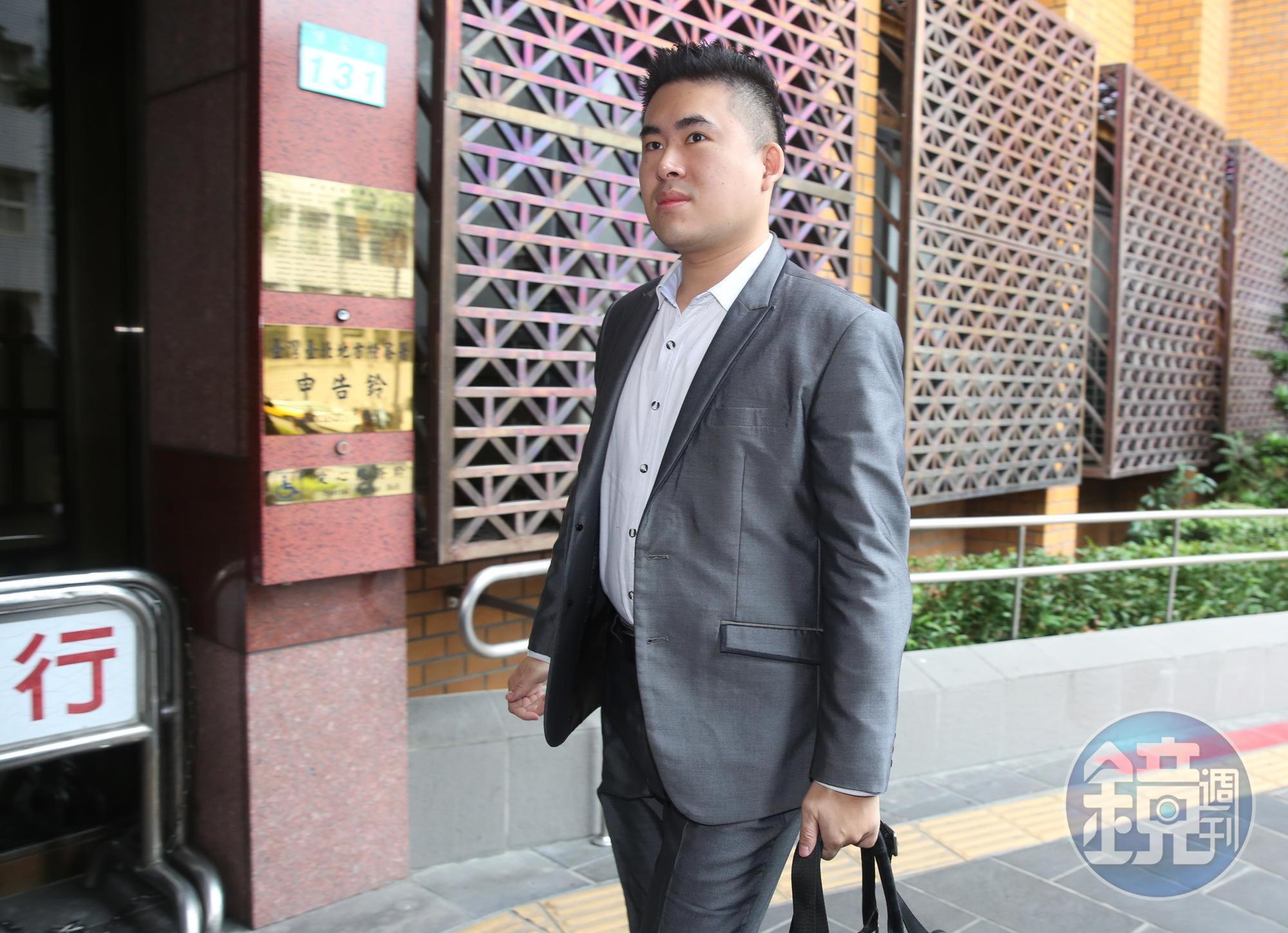 王炳忠針對央視「求和說」惹怒國民黨發言,認為若國民黨怕被貼舔共標籤,那乾脆加入民進黨。(本刊資料照)