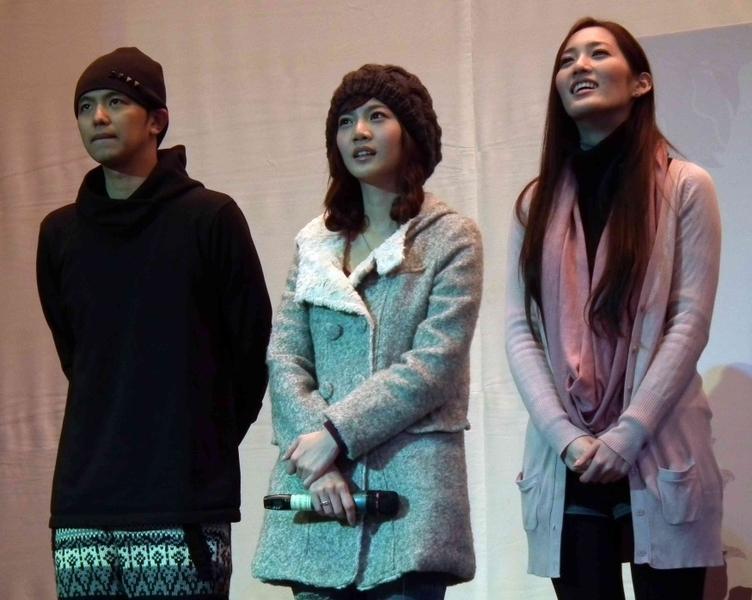 曾之喬跟小鬼合作過一部偶像劇《流氓校長》,拍戲時小鬼很照顧她與他的助理,也很常跟她聊天。(本刊資料照)
