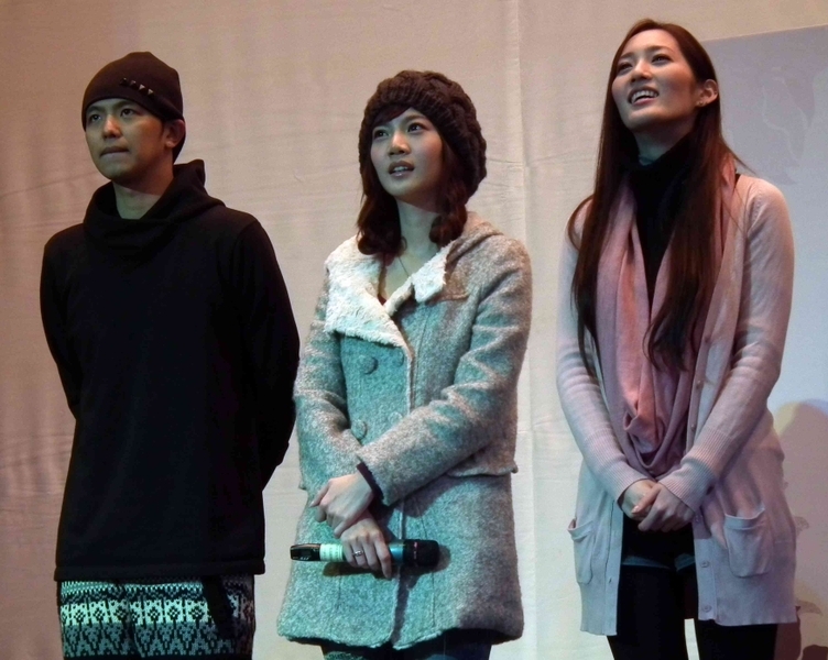 曾之喬跟小鬼合作過一部偶像劇《流氓校長》,拍戲時小鬼很照顧她與他的助理,也很常跟她聊天。(本刊資料照)