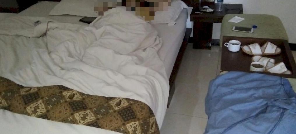 人妻賣身養自己的皮條客老公,沒想到癲癇發作慘死飯店床上。(翻攝畫面)