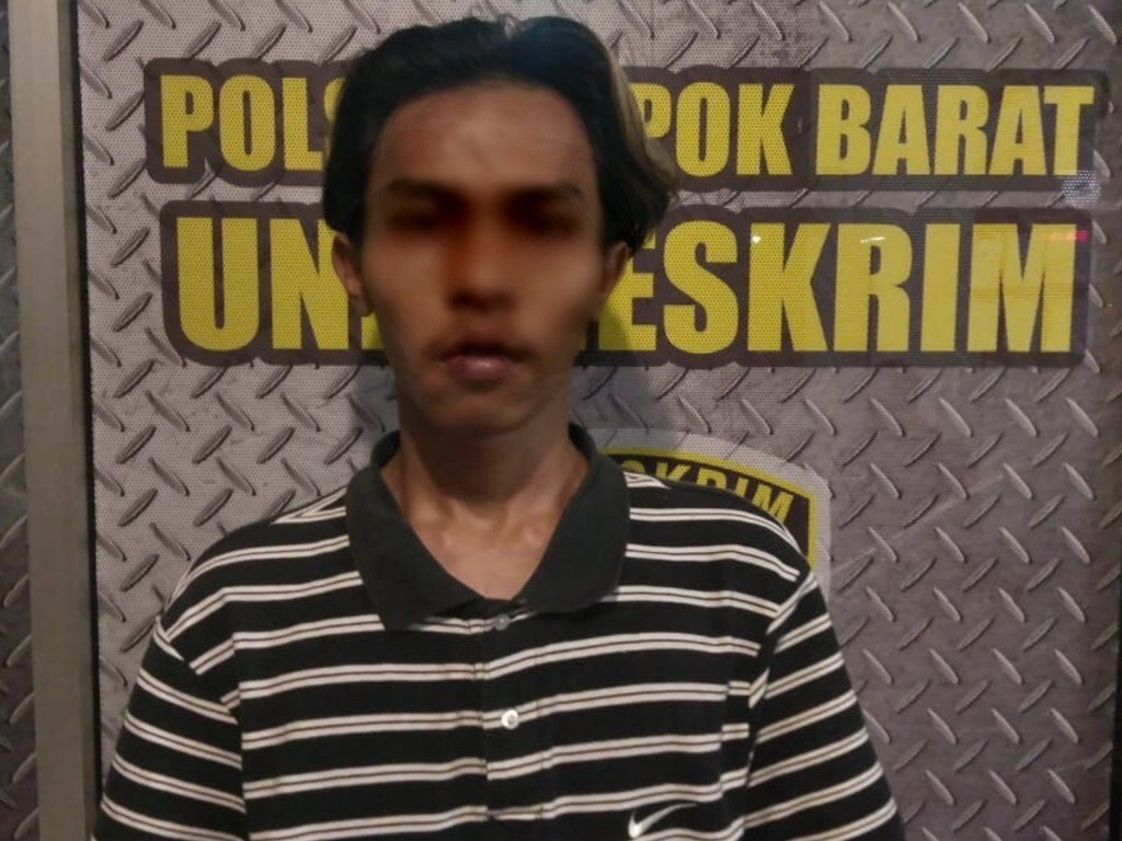 20歲嫖客回沖人妻，沒想到遇到對方癲癇發作，還趁亂偷走手機。 （翻攝畫面）