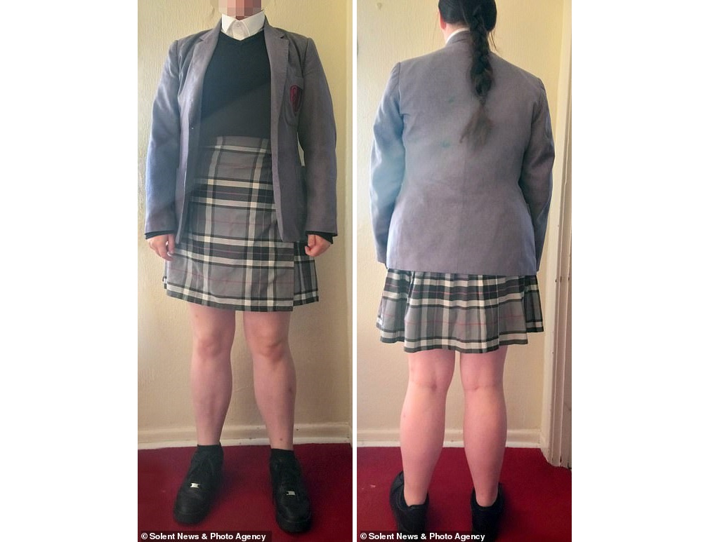 其中一位女孩的家長認為,制服讓學生們看起來神清氣爽,但他們實在無力再買一件裙子給女兒。(翻攝自《鏡報》/Solent News & Photo Agency)