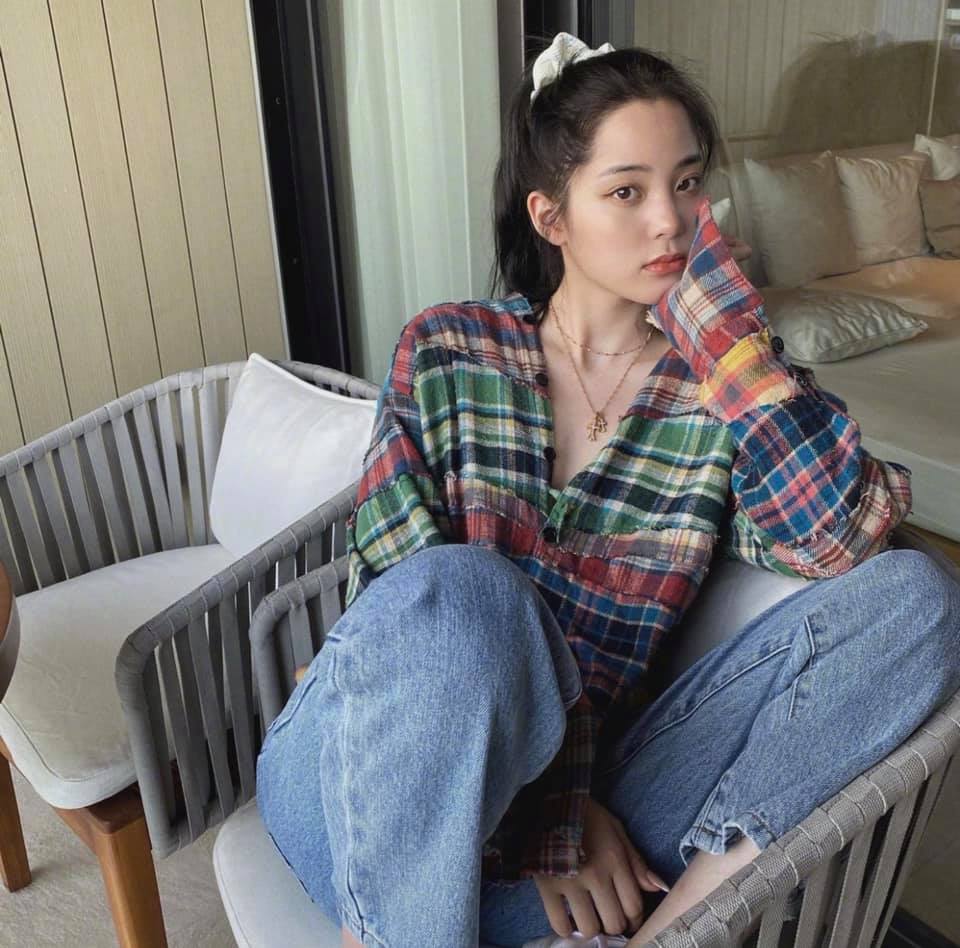 歐陽娜娜曾傳出半年賺3億,歐陽一家5口全靠她養活。(翻攝自歐陽娜娜臉書)