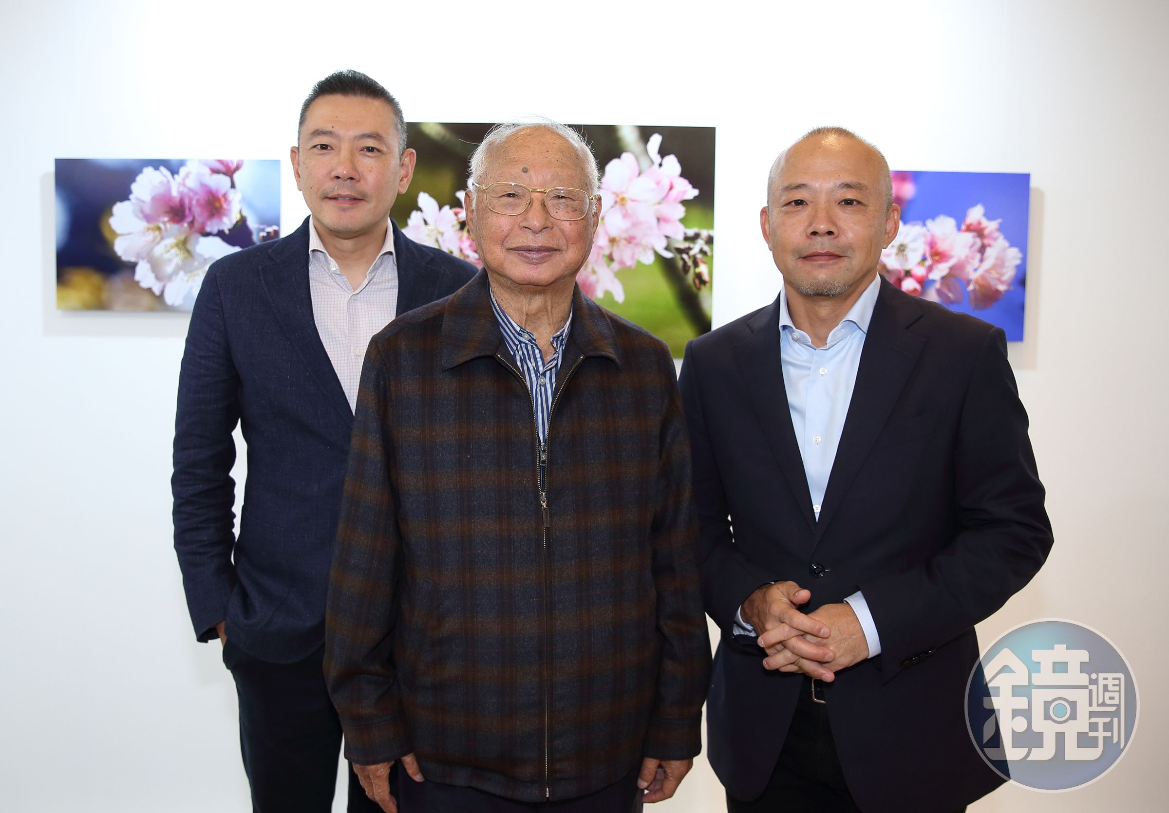 新光三越由吳東興家族掌管30年，吳東興（中）過世後掀起董座爭奪戰，左為吳昕陽，右為吳昕達。