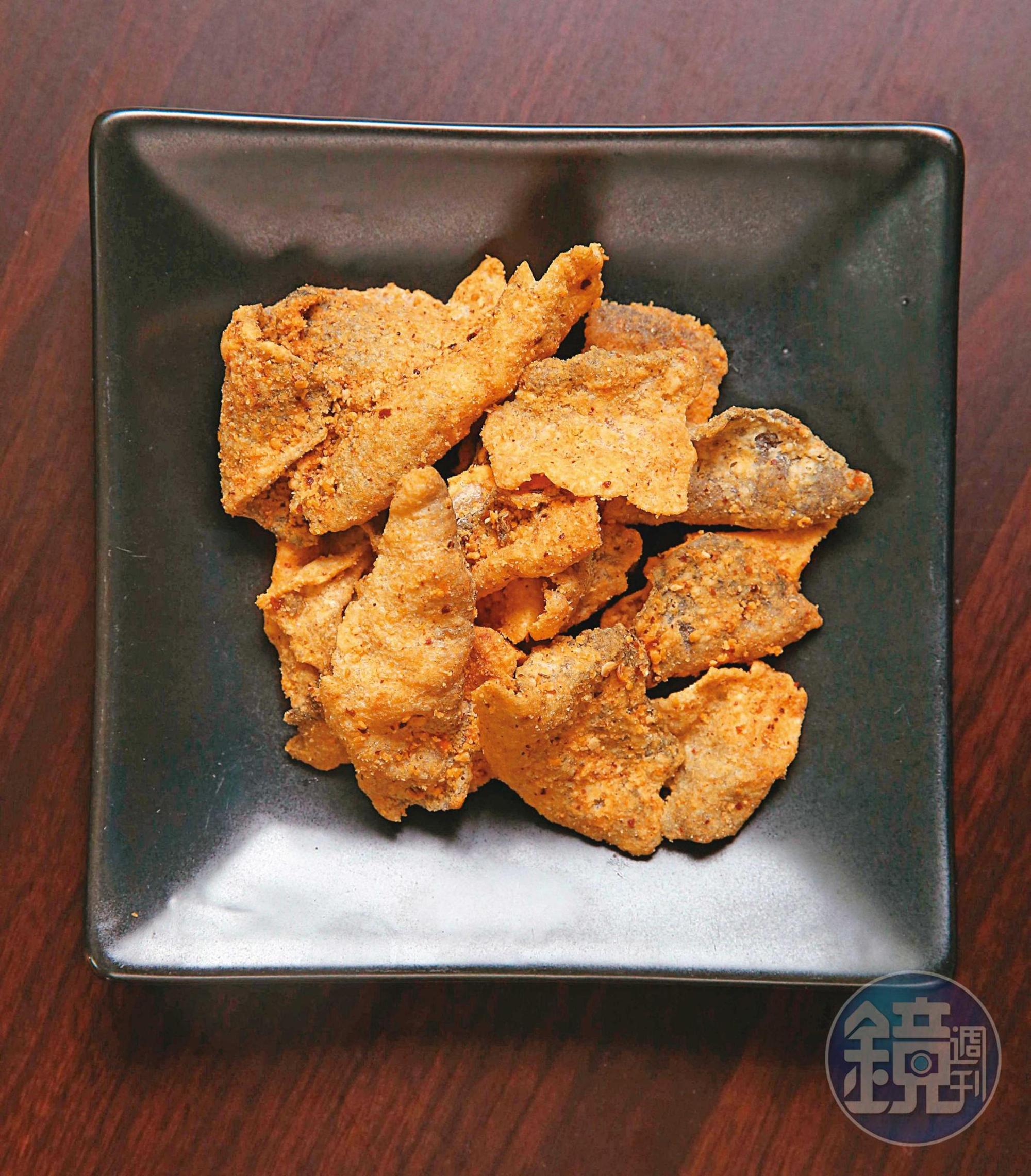 繼鹹蛋黃餅熱賣後,老楊推出該系列商品,如鹹蛋黃魚皮。(119元/包)