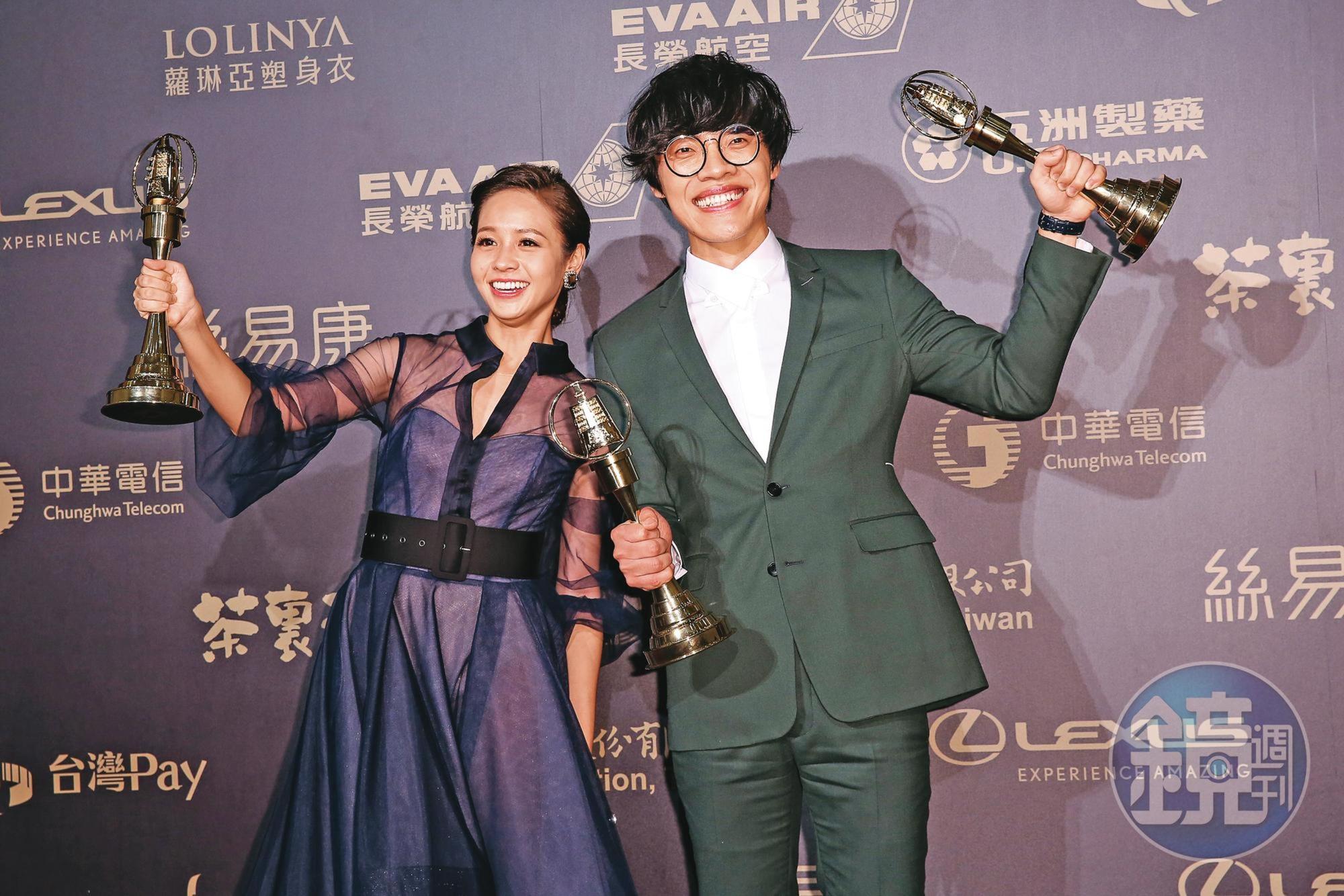 黃姵嘉(左)2018年曾以《台北歌手》獲得金鐘獎視后,當時視帝是盧廣仲。