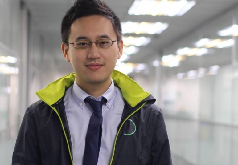 一名網友力挺口譯哥趙怡翔,遭另兩名網友留言罵「綠蛆」,法官判決罵人者有罪。(翻攝自趙怡翔臉書)