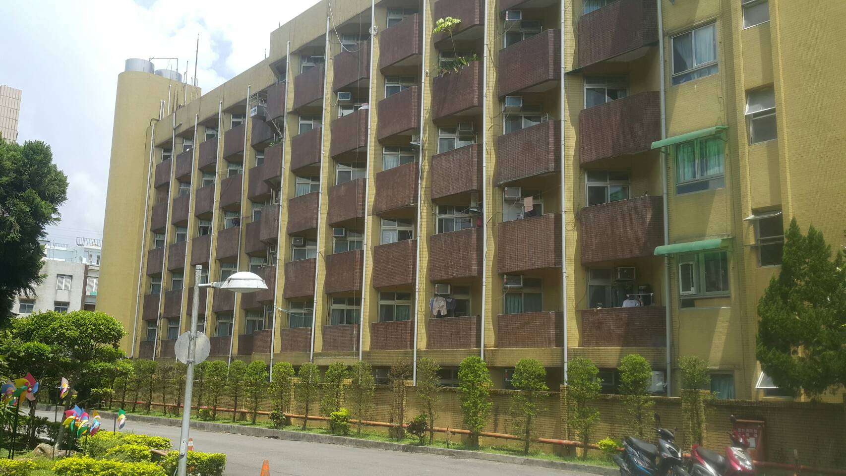 40多年歷史的「頤苑」是專門收容長者的安養中心，遭家屬指控驅離老人。（讀者提供）