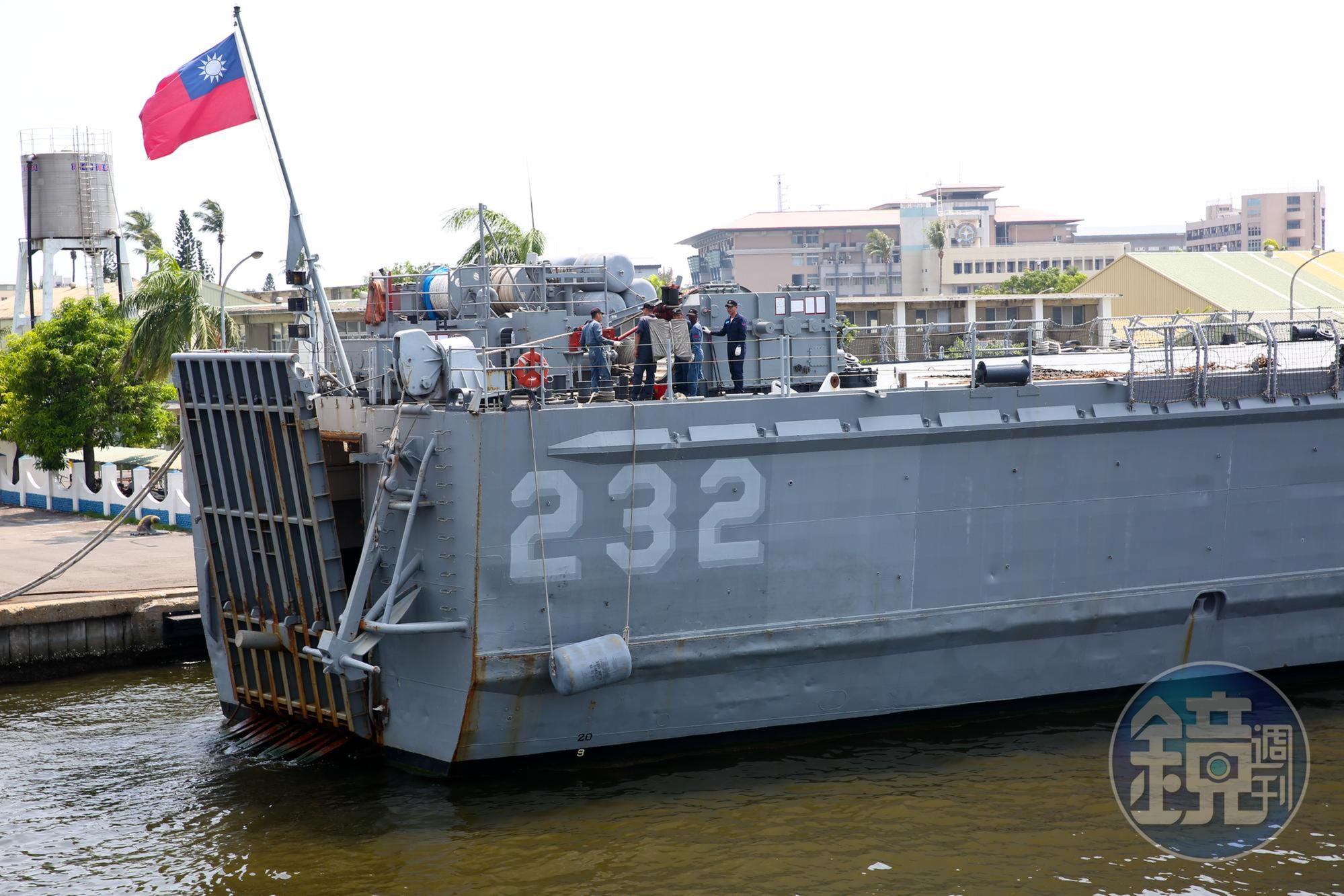 海軍原訂的88杯飲料,結果為了保衛國家必須馬上開軍艦出去,因此無法照約定領取。(示意圖/資料照)