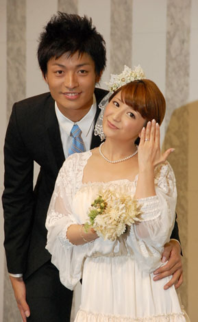 中村昌也（左）當年與矢口真里結婚，因2人身家相差甚遠，被喻為是「格差婚」。（翻攝自網路）