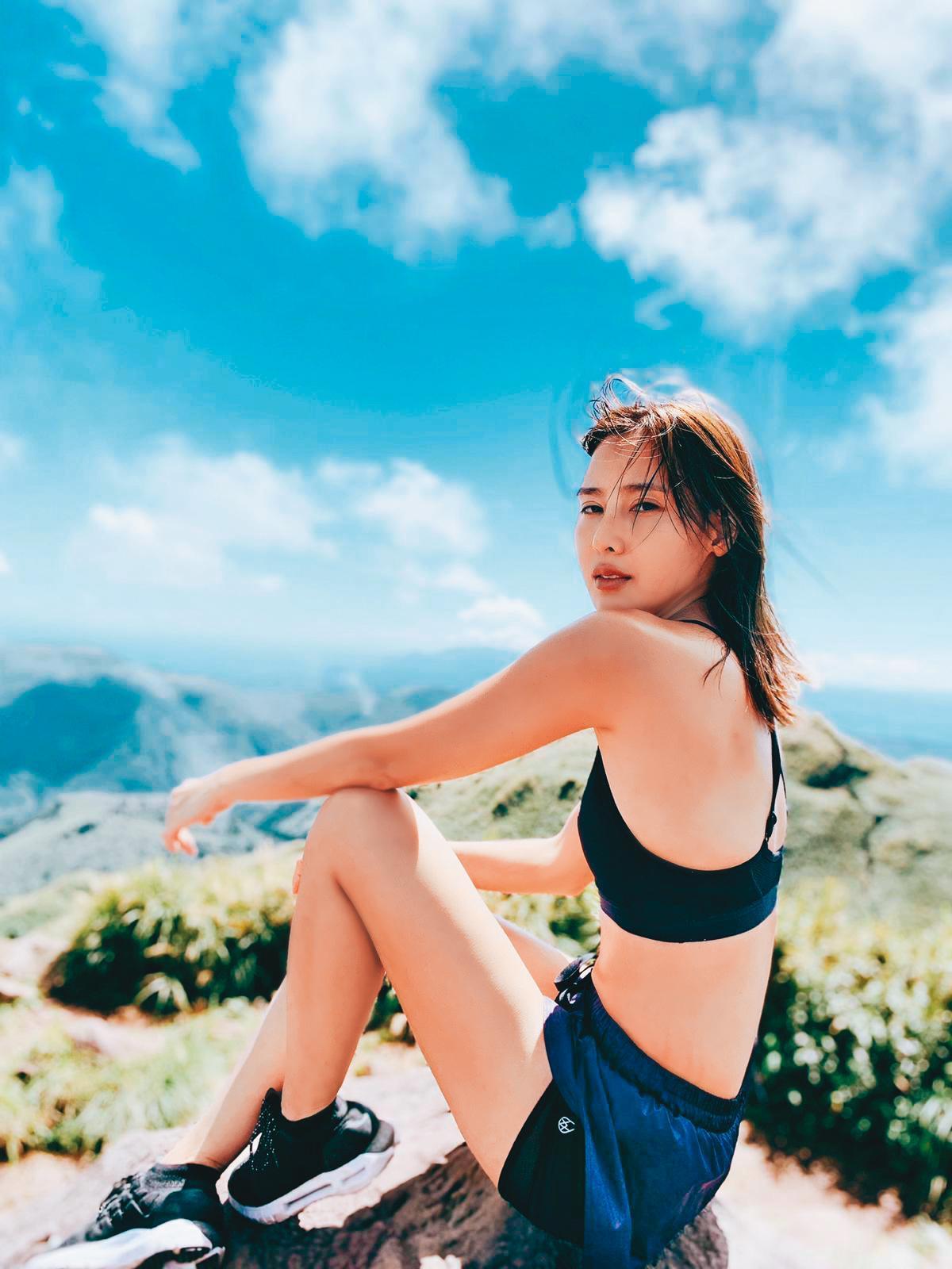 靠著登山運動,房思瑜練出一身肌肉線條,身材相當健美。(TVBS提供)