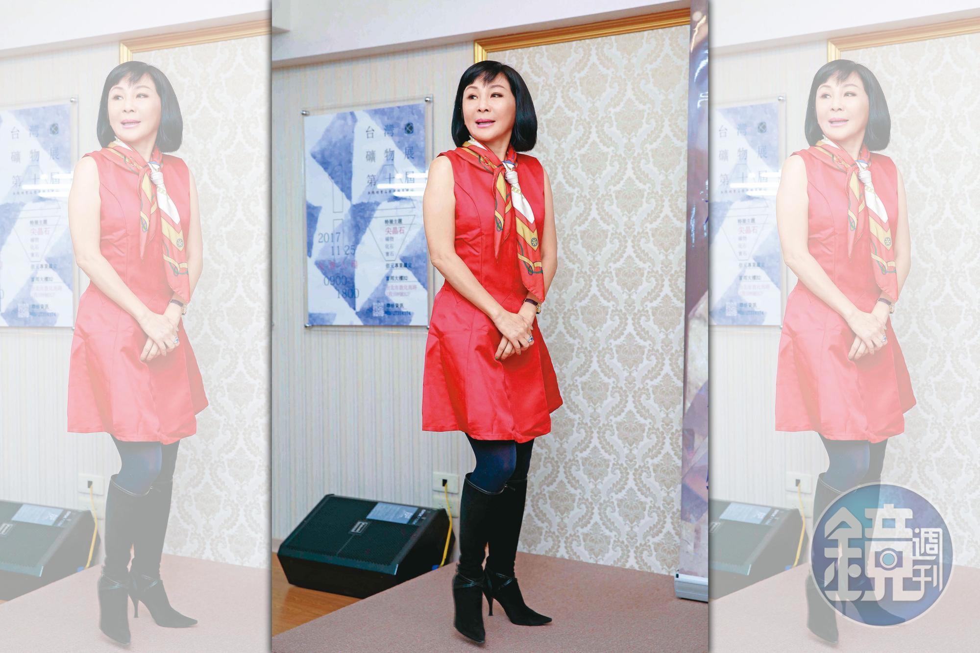 吳淡如7月公開宣布「退休」,要專心念博士班,但東森仍不死心,找她主持新節目。