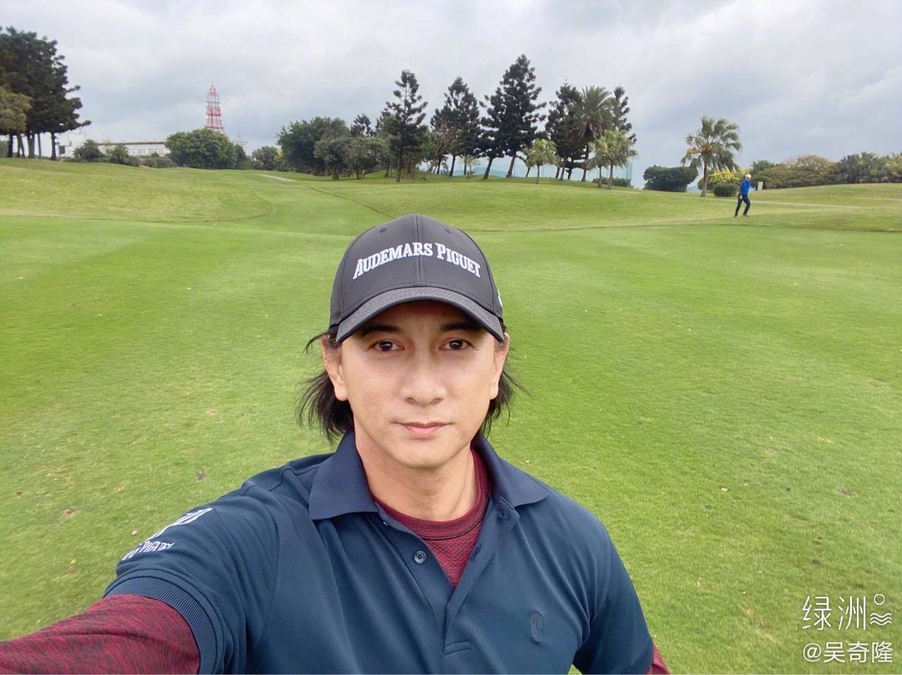 吳奇隆17歲踏入演藝圈，半工讀完成輔仁大學體育系後，2015年重返校園攻讀EMBA。（翻攝吳奇隆微博）