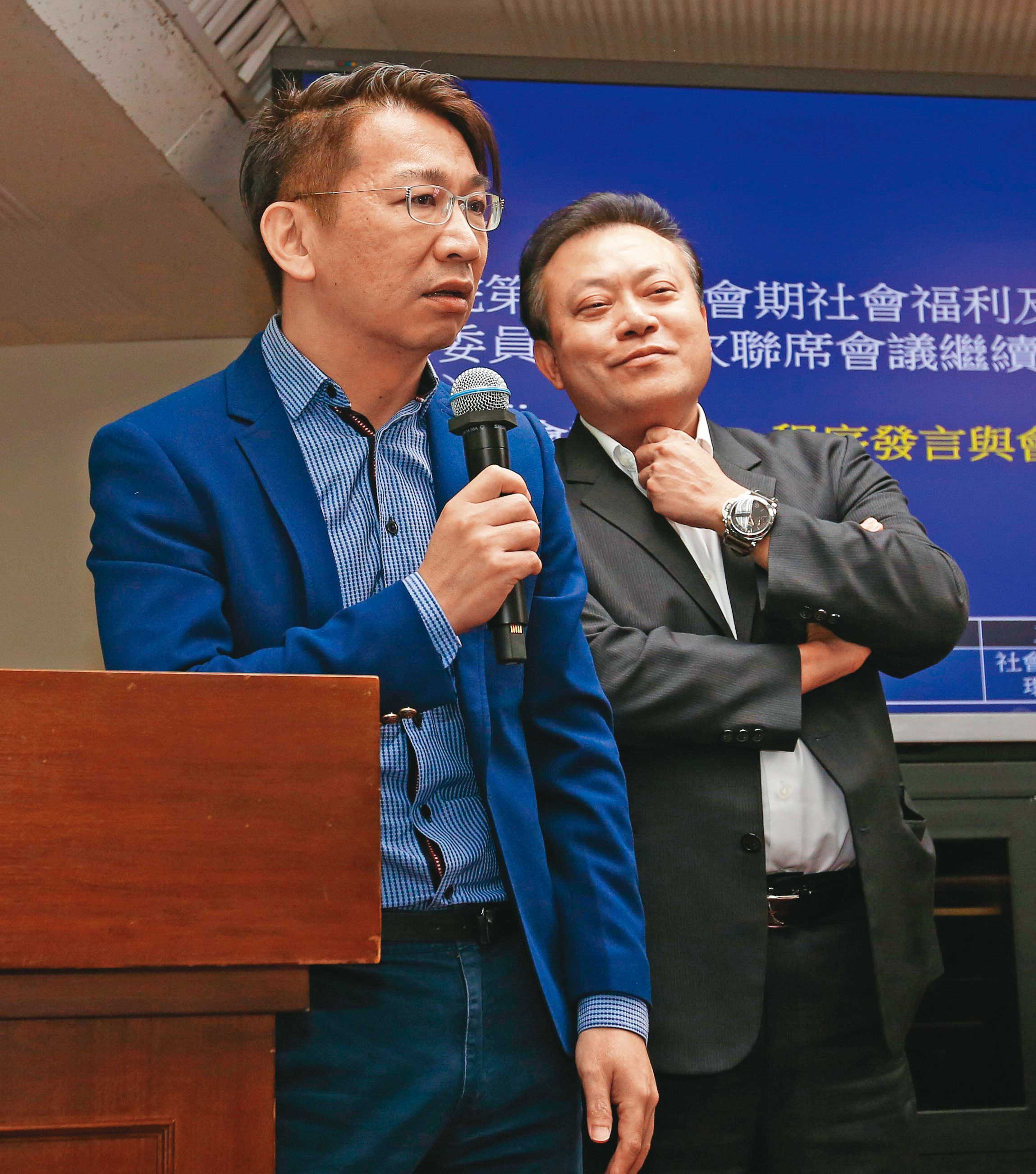 徐永明(左)及蘇震清(右)等立委在立法院聯手替李恆隆召開公聽會,意圖施壓經濟部,遭檢方依貪汙罪起訴。