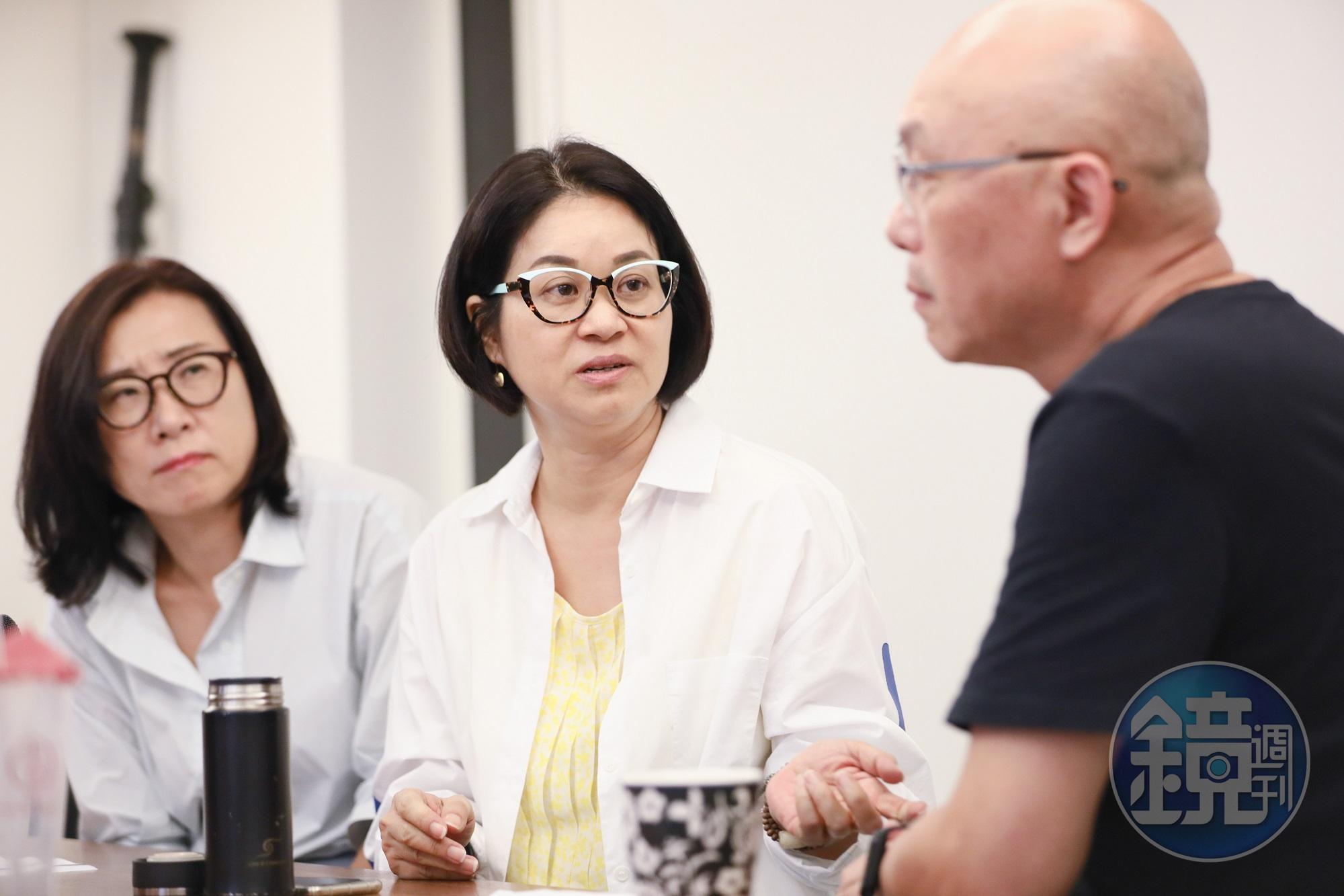 陳慧玲（中）和導演鄧安寧（右），在看完黃姵嘉第二次試鏡後，一致贊成由她演出「奚伊鷗」。