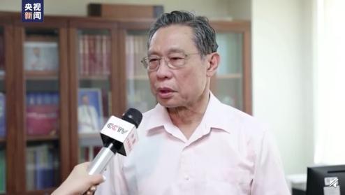 中國傳染病學專家鍾南山表示,疫情今冬明春應該還會持續。(翻攝自央視新聞微博)