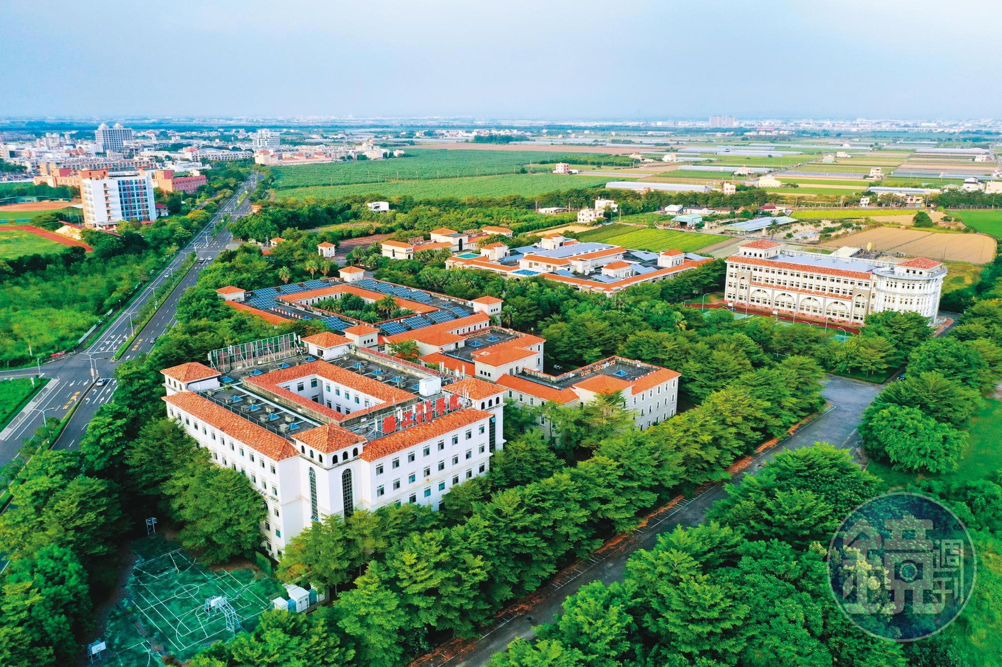 稻江管理學院5月宣布停辦、遭教育部駁回,如今又遭爆出招逼退師生。