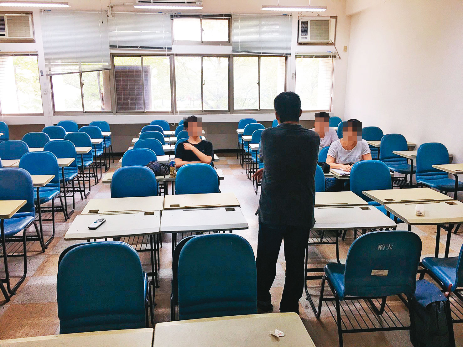 稻江學院雖在9月14日如期開學，但師生人數銳減，課堂顯得相當冷清。（讀者提供）