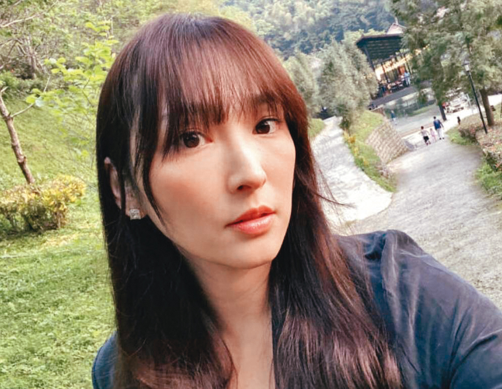 吳佩慈與紀曉波情牽多年，期間風風雨雨。（翻攝吳佩慈IG）