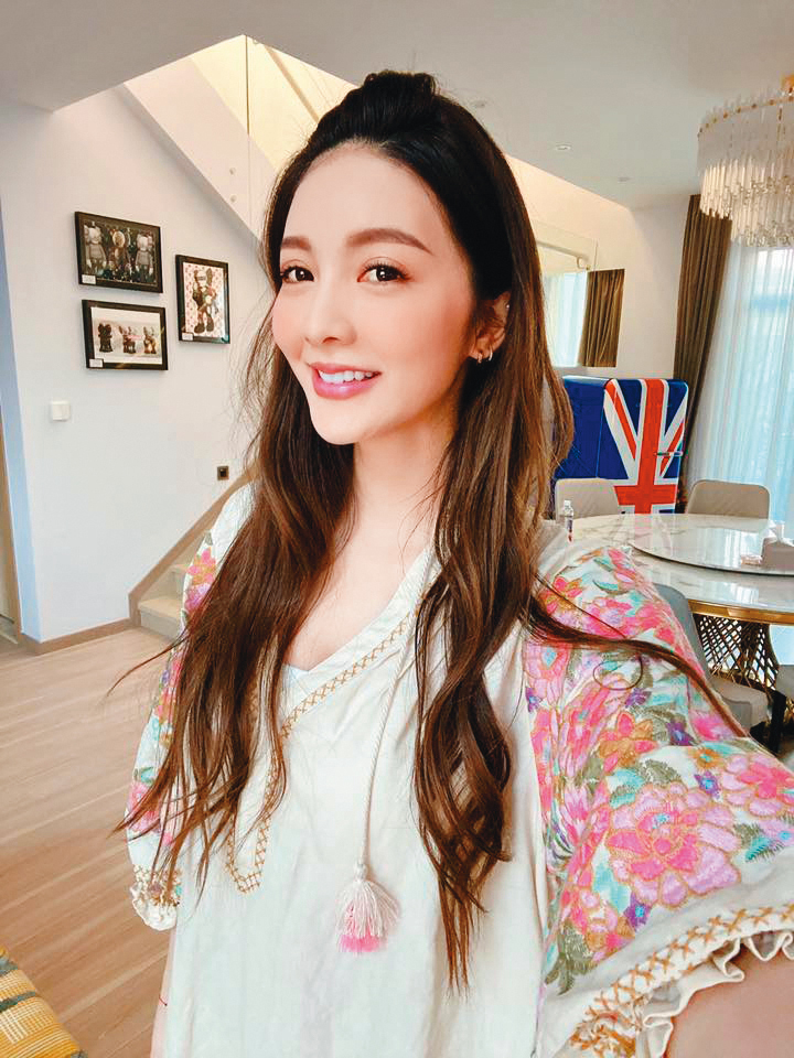 吳亞馨逆境之下重生，而且成為電商富婆。（翻攝吳亞馨臉書）