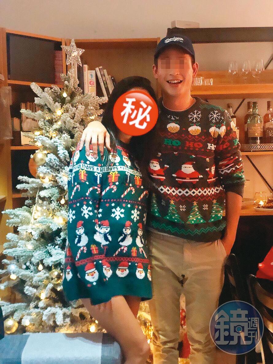 張男在去年耶誕節連趕2場,早上請A女代他遛狗,之後去陪H女送愛貓進行安樂死,晚上又穿上情侶毛衣,和A女浪漫過節。(讀者提供)