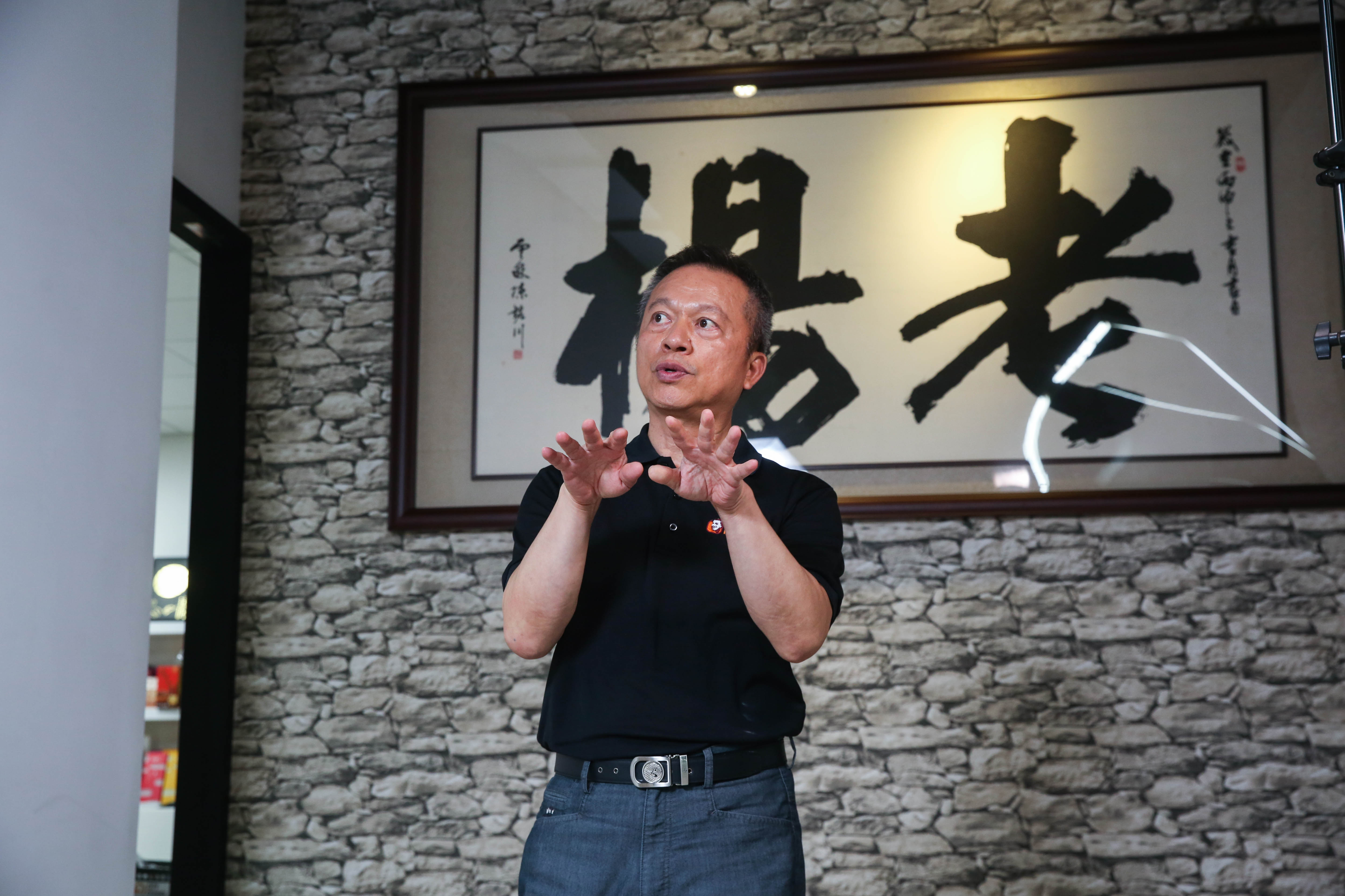 戴大可的婚姻維繫之道是充分給彼此空間，儘管老楊食品生意再忙，他也不要求太太進公司幫忙。