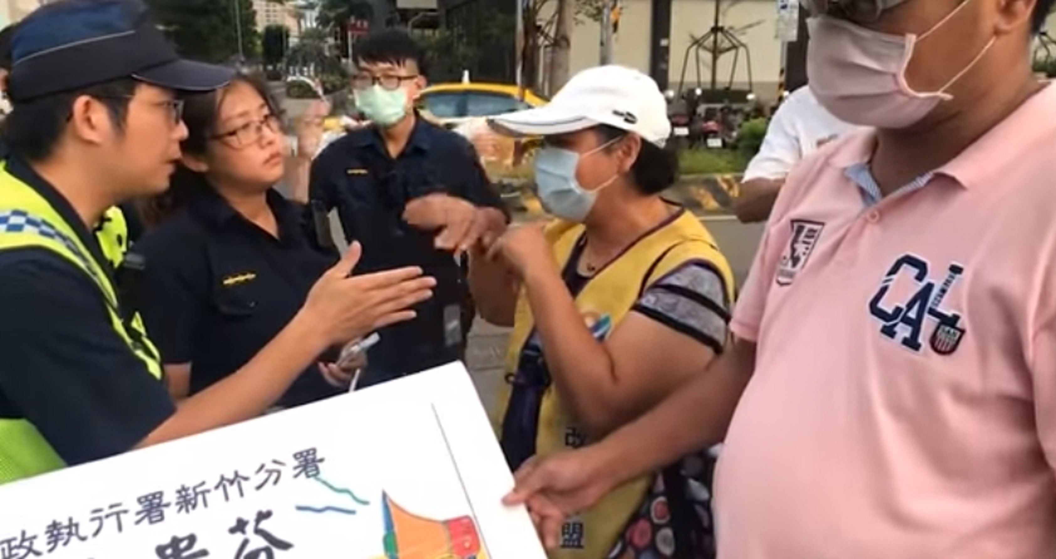 警方表示李姓執行官心生畏懼，甚至不敢返家，向警方報案。（翻攝畫面）