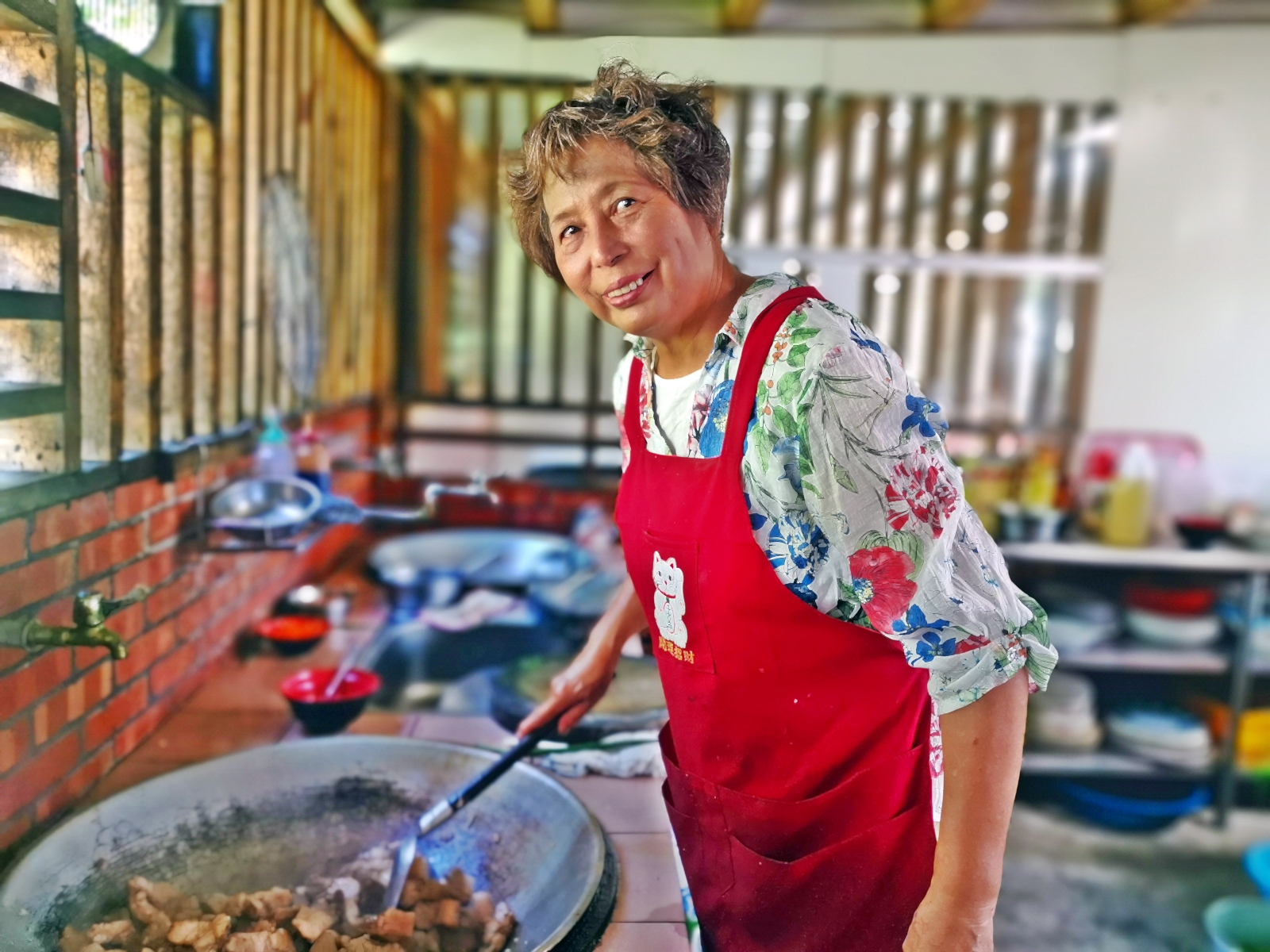 阿丹姐為人親切，手藝絕佳，來此不妨找她聊聊泰平聚落的故事。