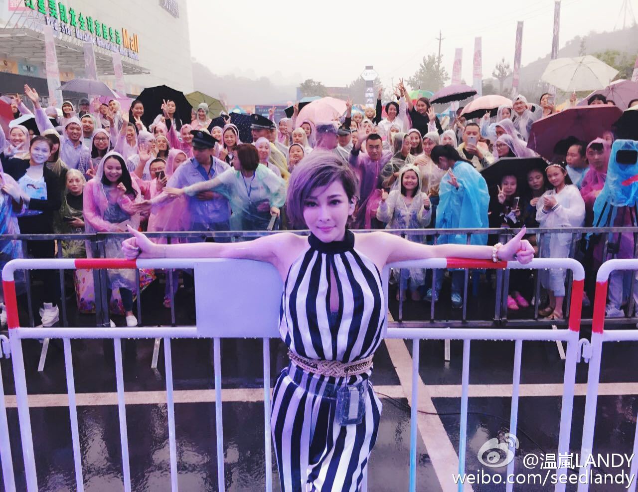 溫嵐與經紀人安培低調交往5年，始終不認愛。（翻攝自溫嵐微博）