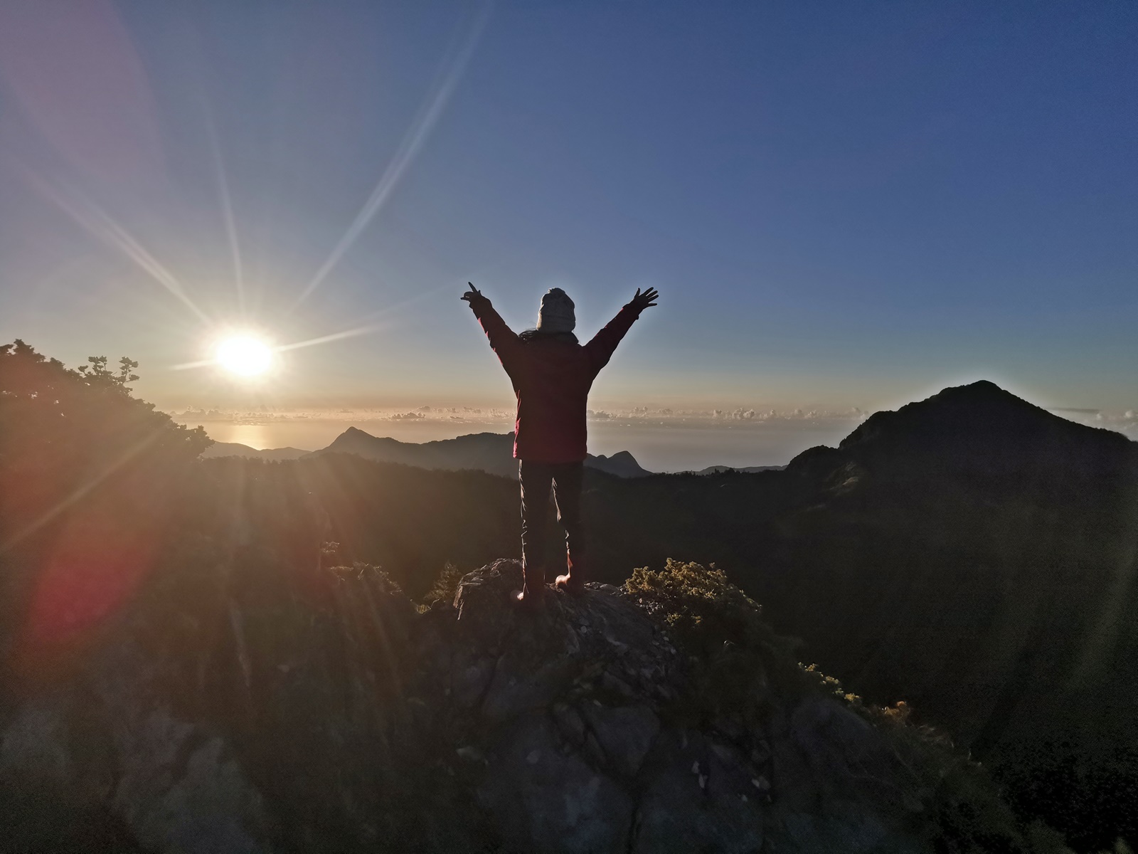 廣寒宮上的日出，可以直接看到花蓮的太平洋。
