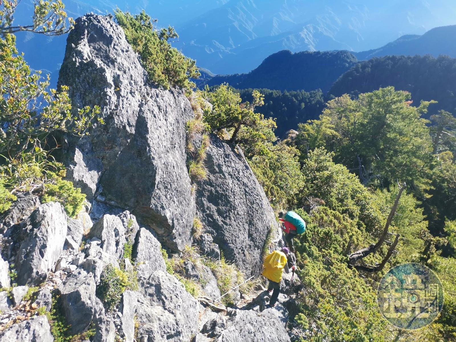 過了立霧主山後的一段粿岩,我認為比鐵線斷崖更恐怖。