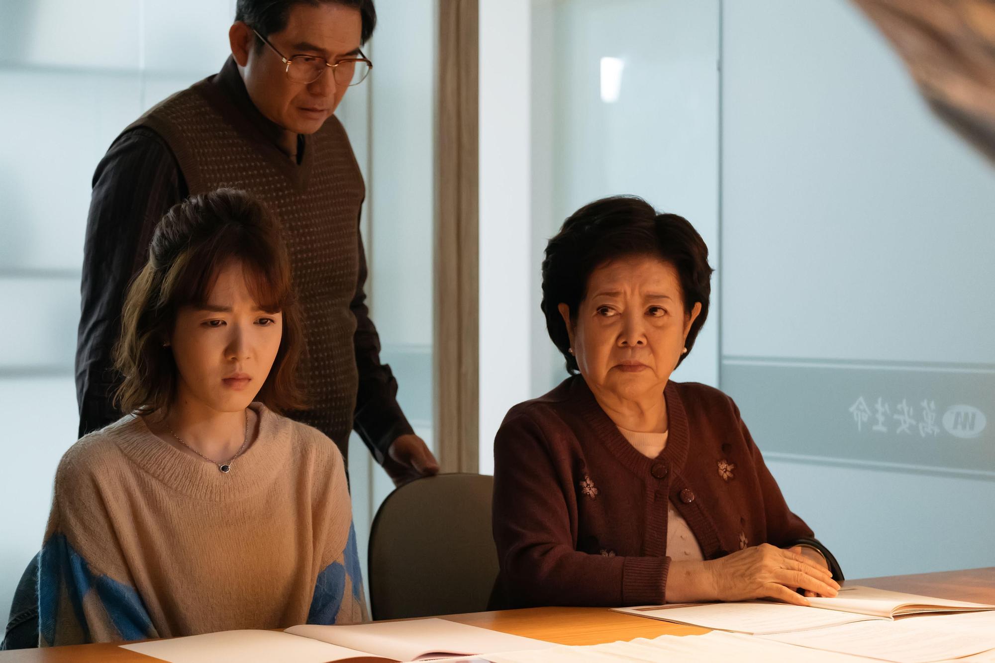 孫可芳跟陳淑芳合作,還幫自己的阿公追粉圓星夢。(威視提供)