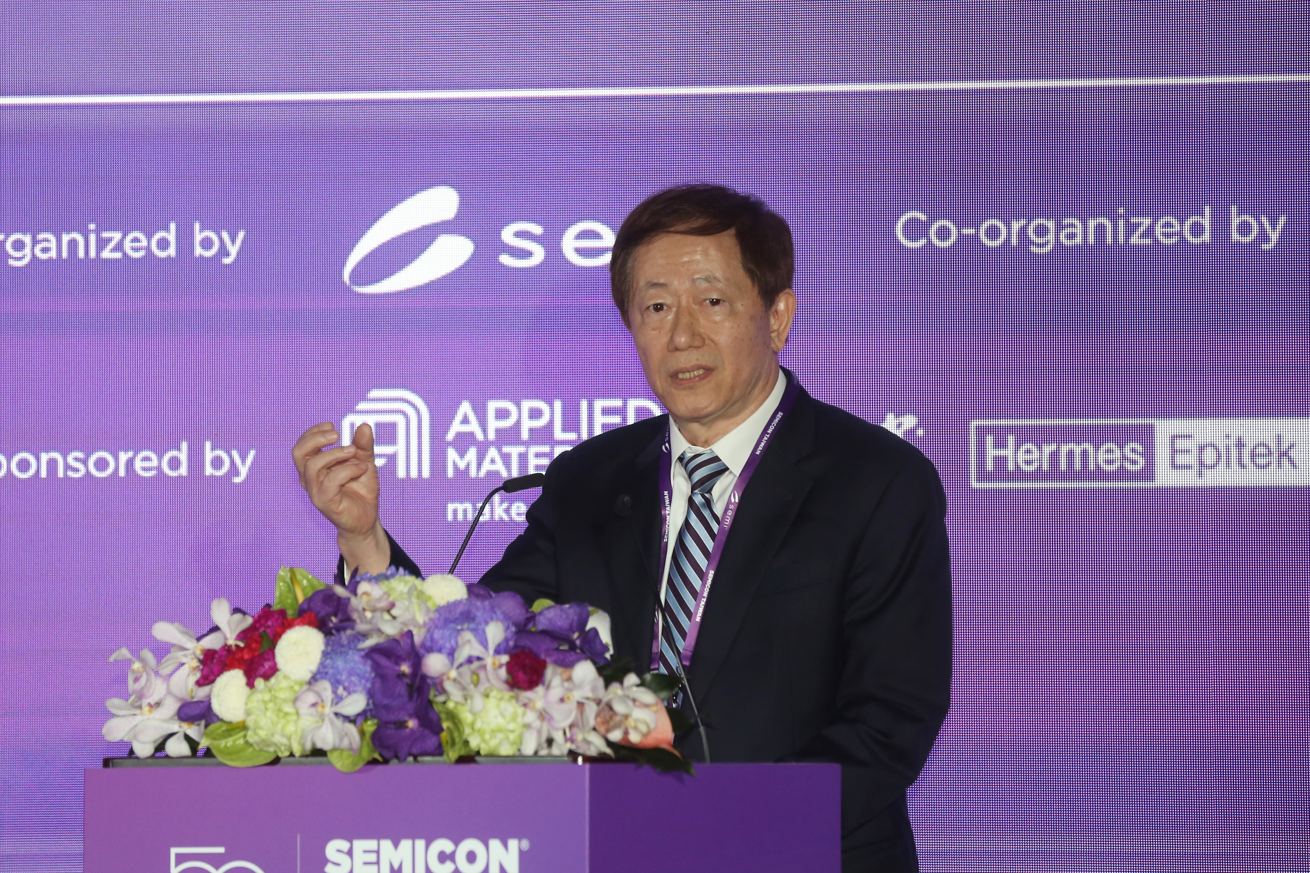 台積電董事長劉德音表示，下一步擴產在中科或竹科。圖為劉德音今日出席半導體展論壇。