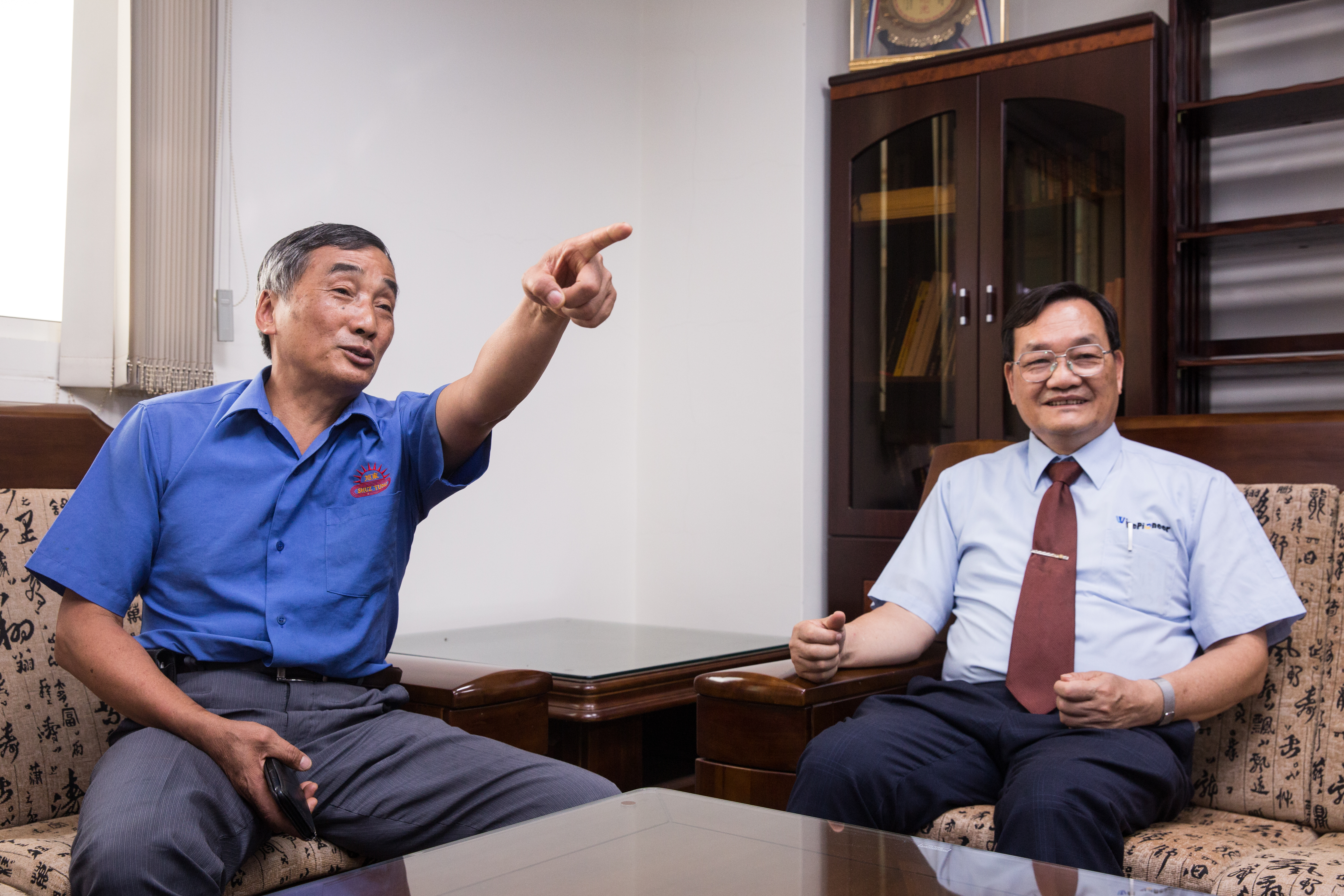 莊家早年曾是3級貧戶，莊添財（右）與弟弟莊朝輝（左）兄弟齊心打拚。