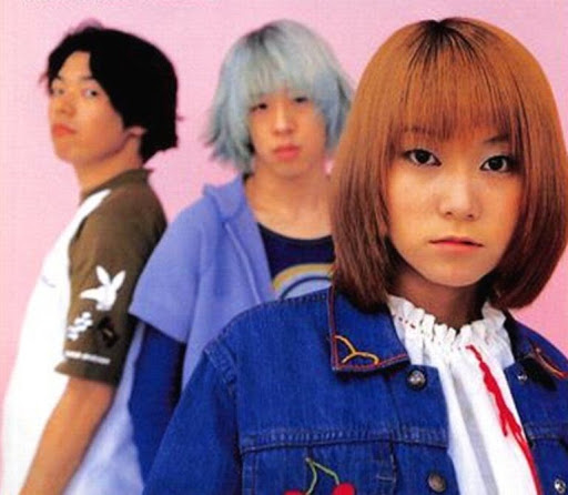 「Hysteric Blue」1998年出道後，隔年就登上《紅白歌唱大賽》。（翻攝自網路）