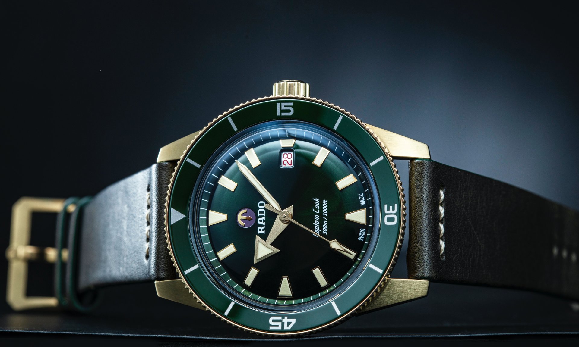 RADO雷達 Captain Cook 庫克船長青銅潛水錶，定價約NT$80,400。