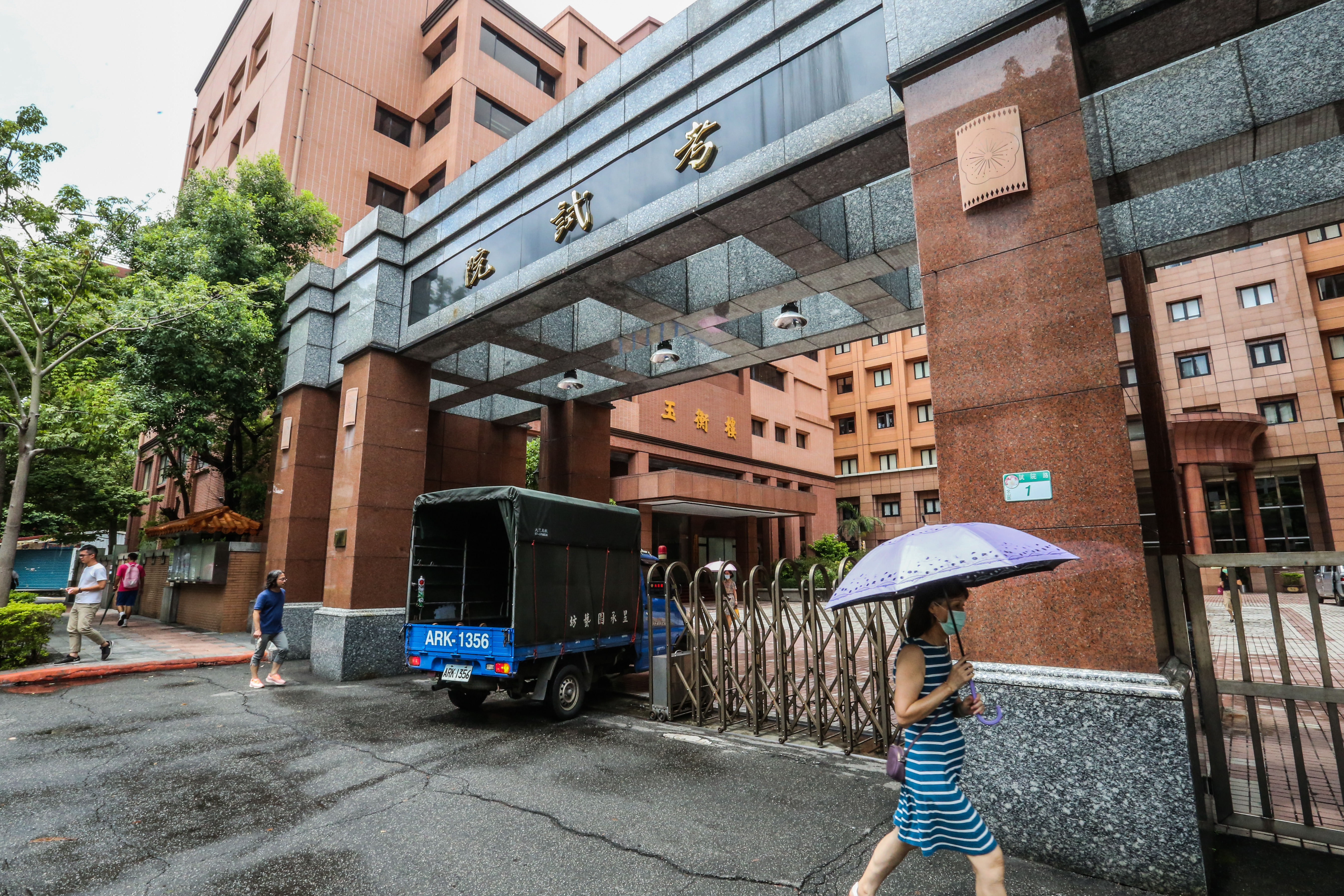 考試院今（24日）公布，為配合雙語國家政策，11月底將英語課程納入公務人員訓練。（本刊資料照）