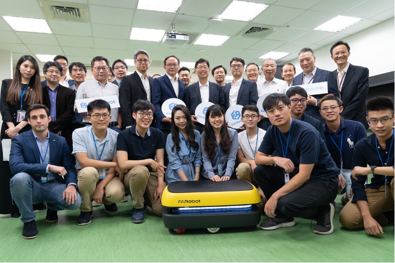 鴻海宣布攜手工業電腦廠凌華合資成立法博智能移動(FARobot)。(鴻海提供)