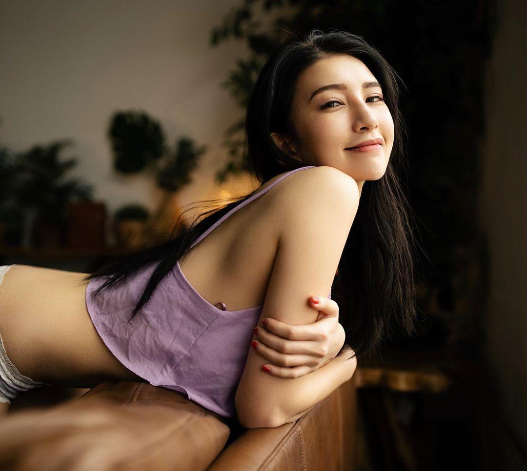 東區美式餐廳正妹老闆娘身材姣好。(翻攝自veedachang IG)