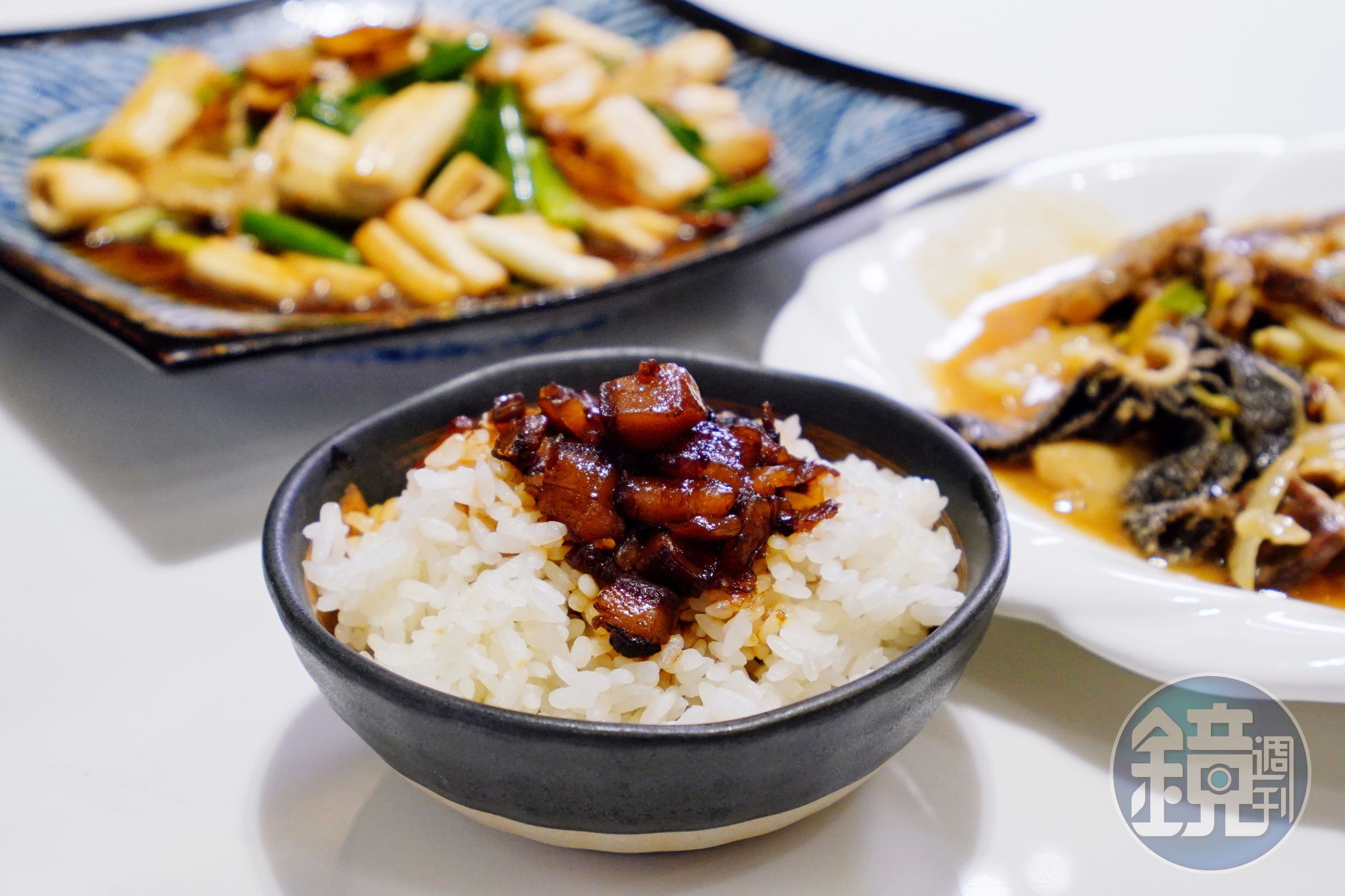 沈大裕操刀的滷肉飯Q香膠質足，提供顧客吃到飽。
