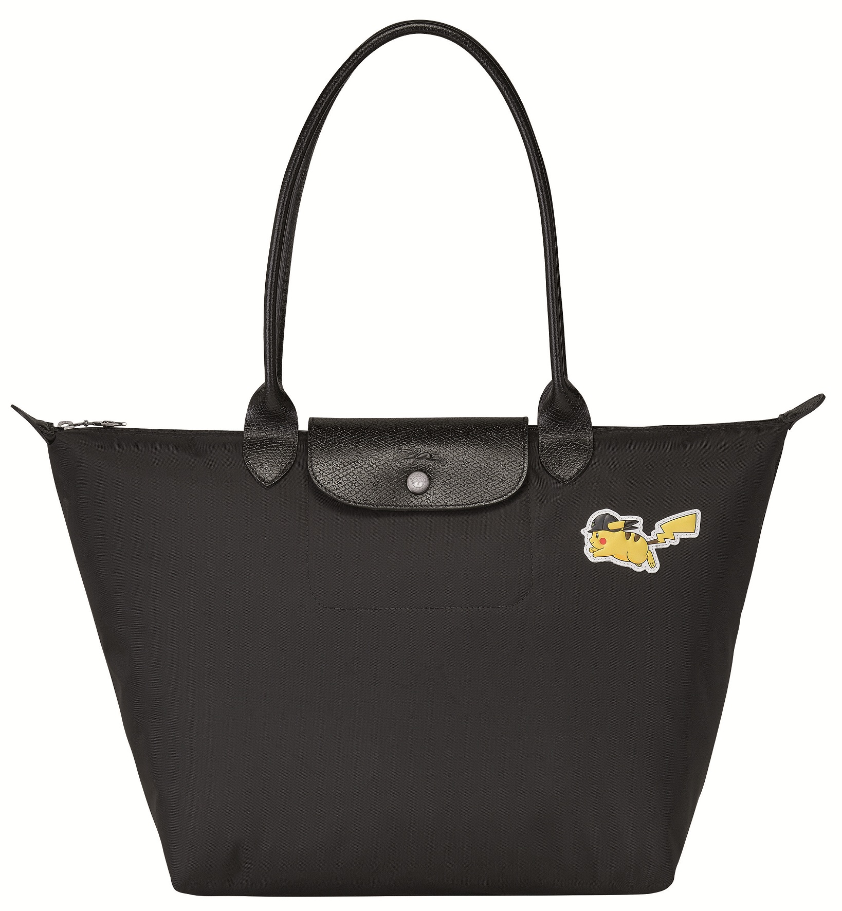 於台灣Longchamp官網及台北101旗艦店獨家推出的Longchamp x Pokémon聯名系列Le Pliage尼龍肩揹包。NT$5,800（Longchamp提供）