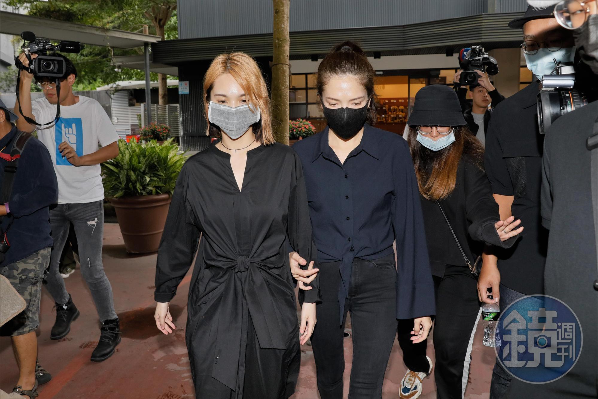 小鬼黃鴻升今日火化,楊丞琳、許瑋甯一同來送好友最後一程。