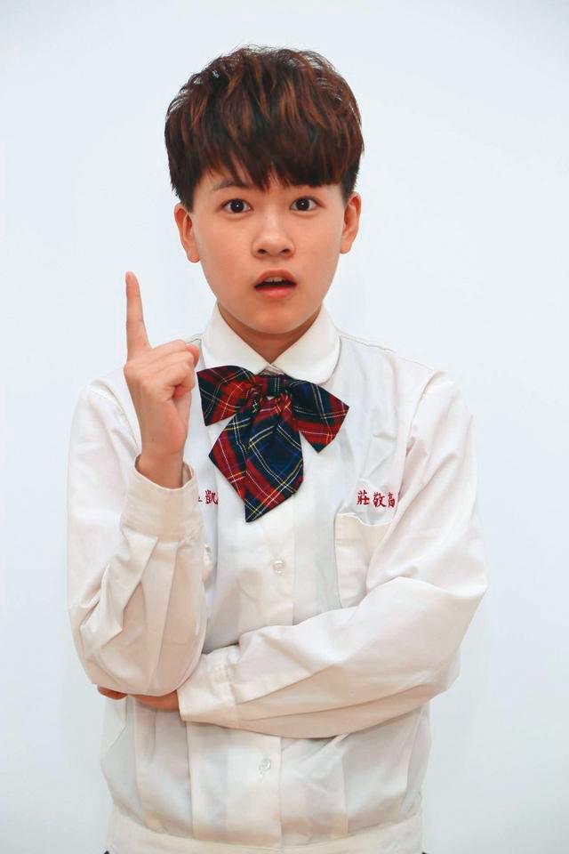 張懷云高一時被《八極少年》劇組相中，投入拍戲長達1年。